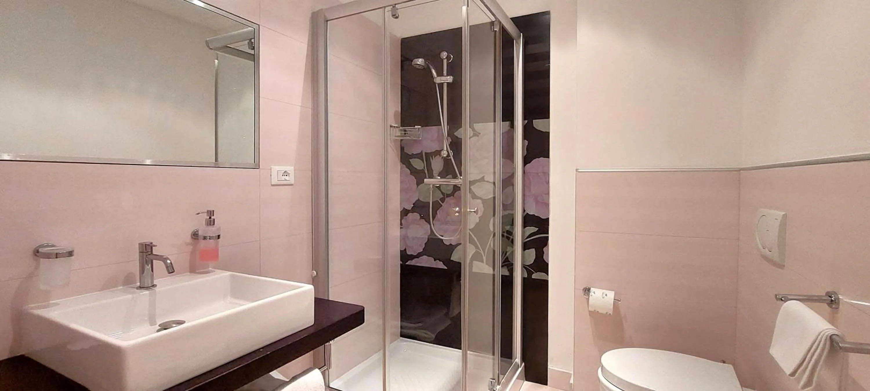 Shower in Hotel Viña del Mar Pineta