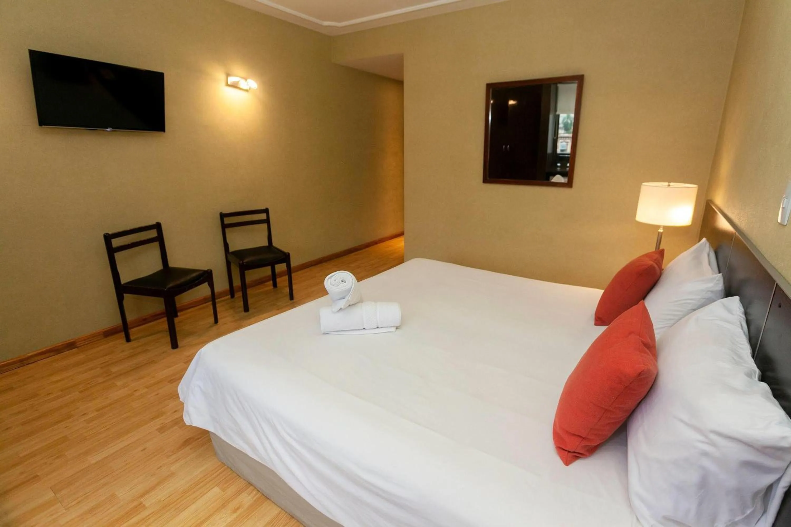 Photo of the whole room, Bed in Ramada Plaza by Wyndham Tucuman