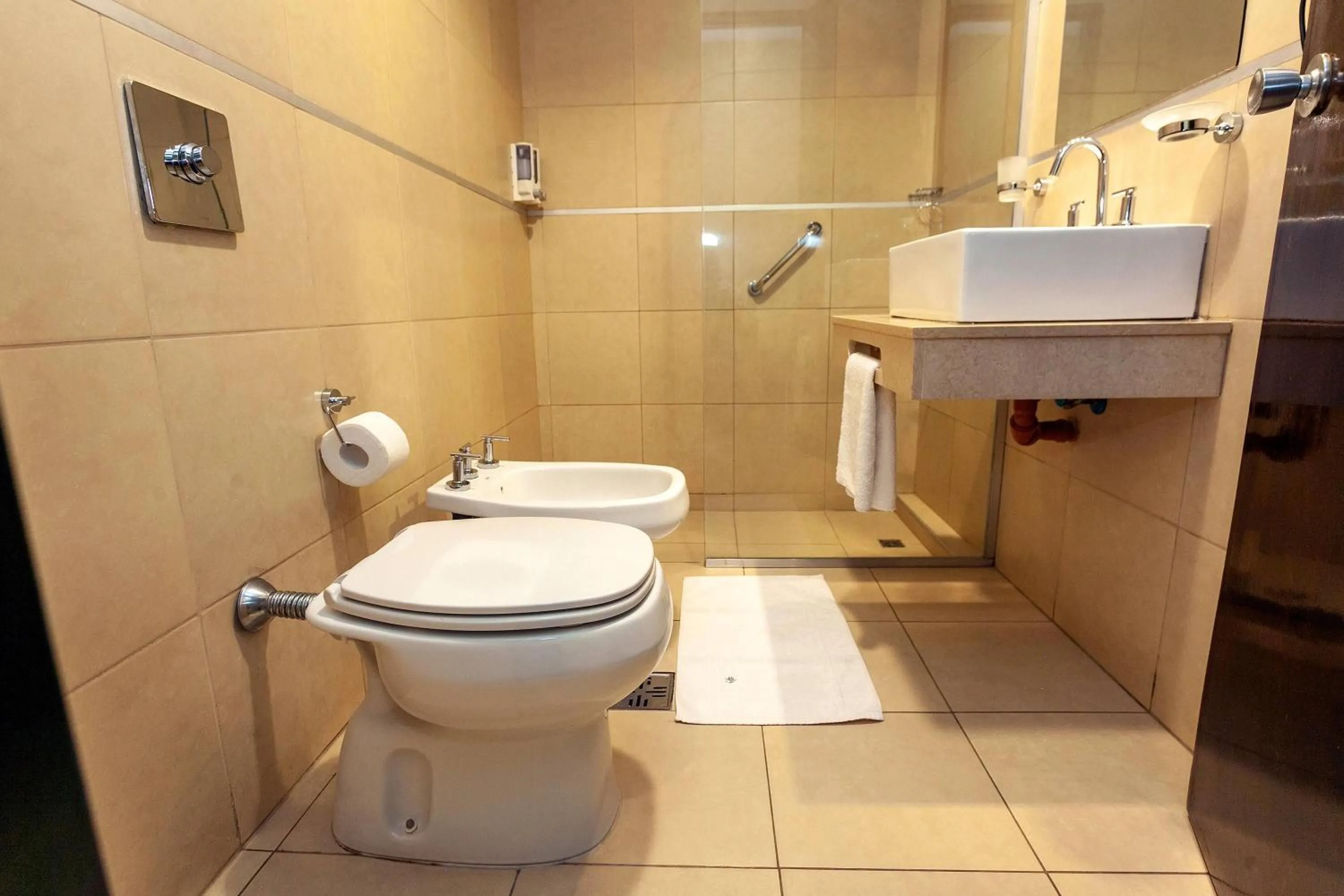 Bathroom in Ramada Plaza by Wyndham Tucuman