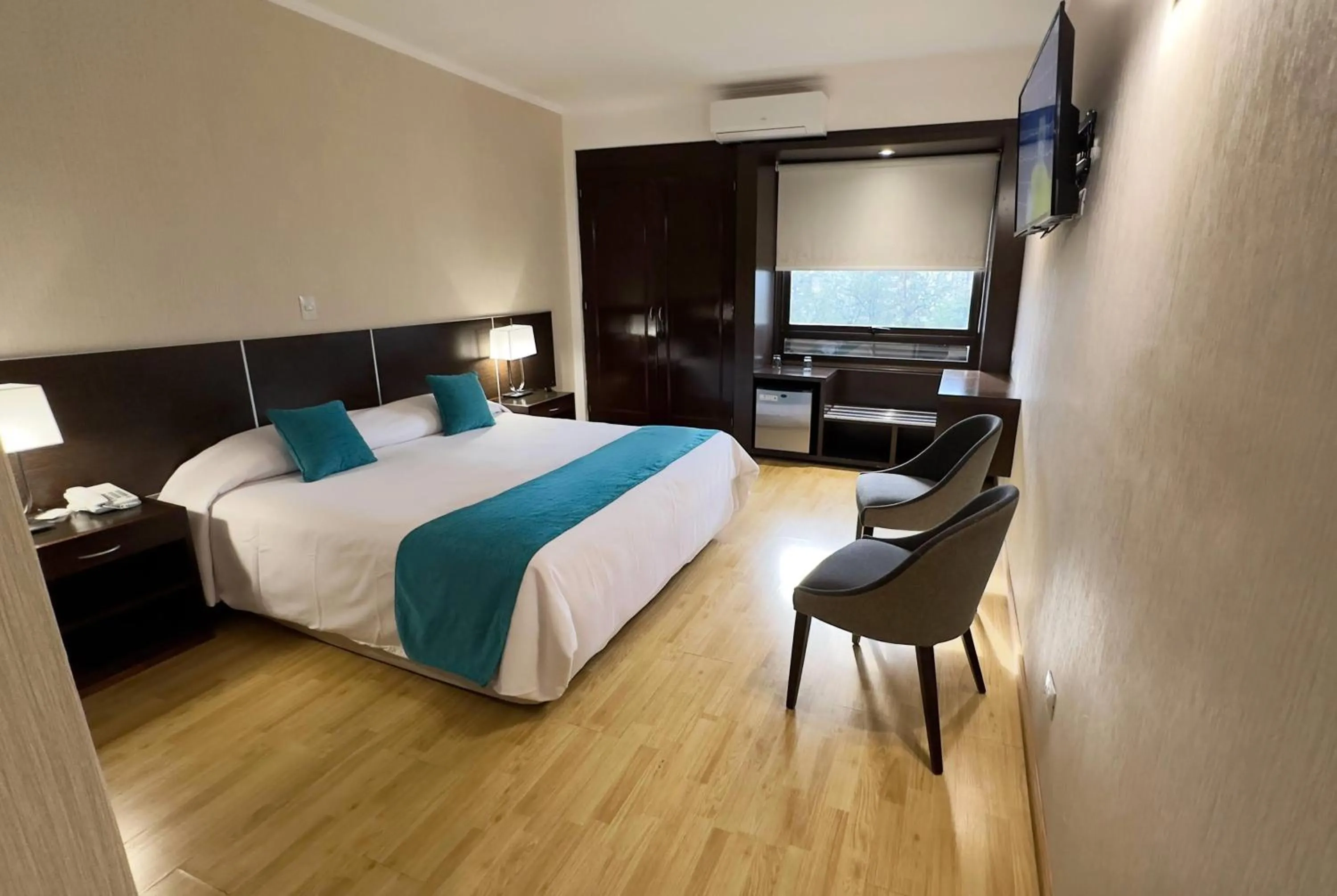 Photo of the whole room, Bed in Ramada Plaza by Wyndham Tucuman