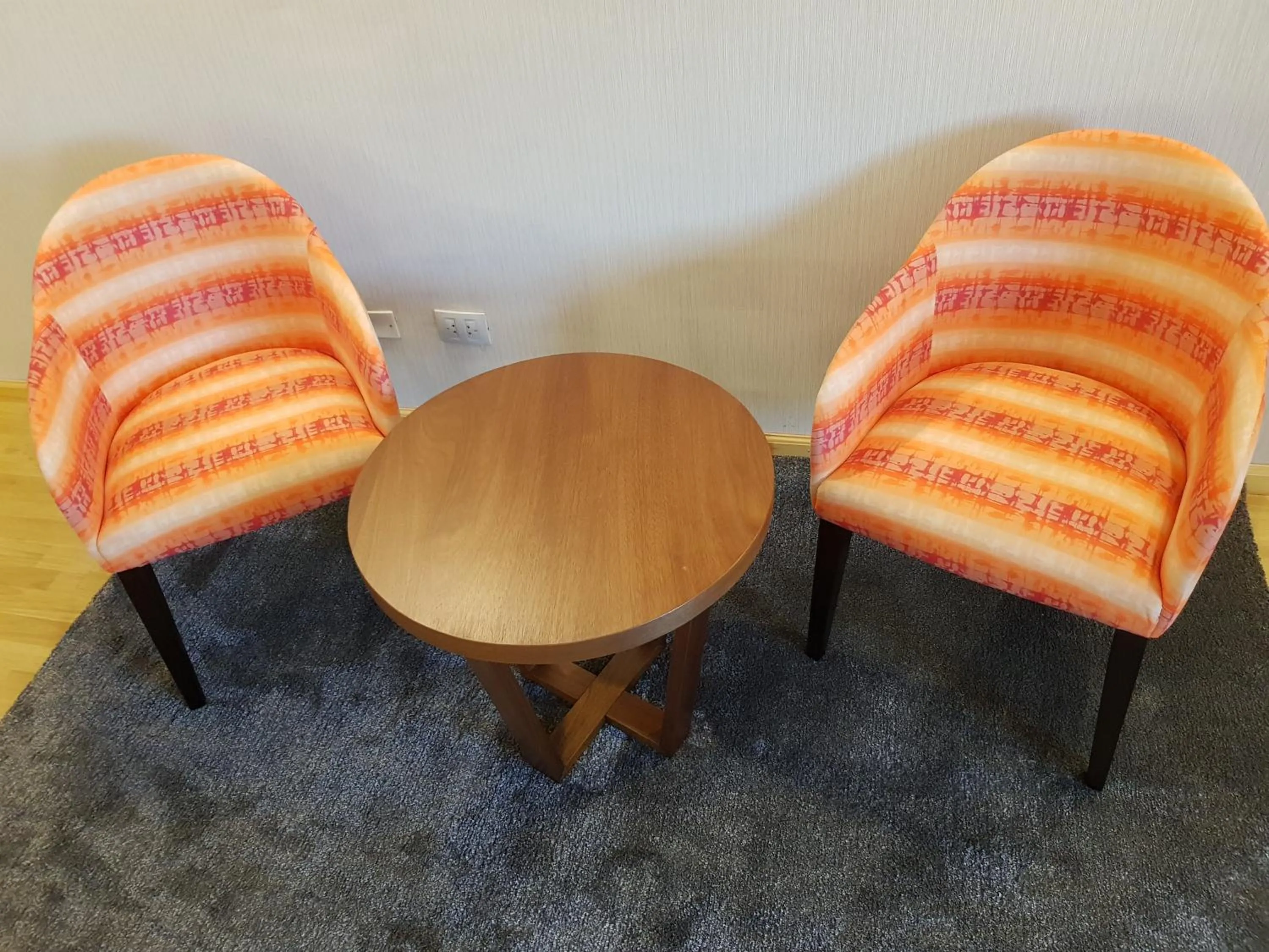 Seating area in Ramada Plaza by Wyndham Tucuman