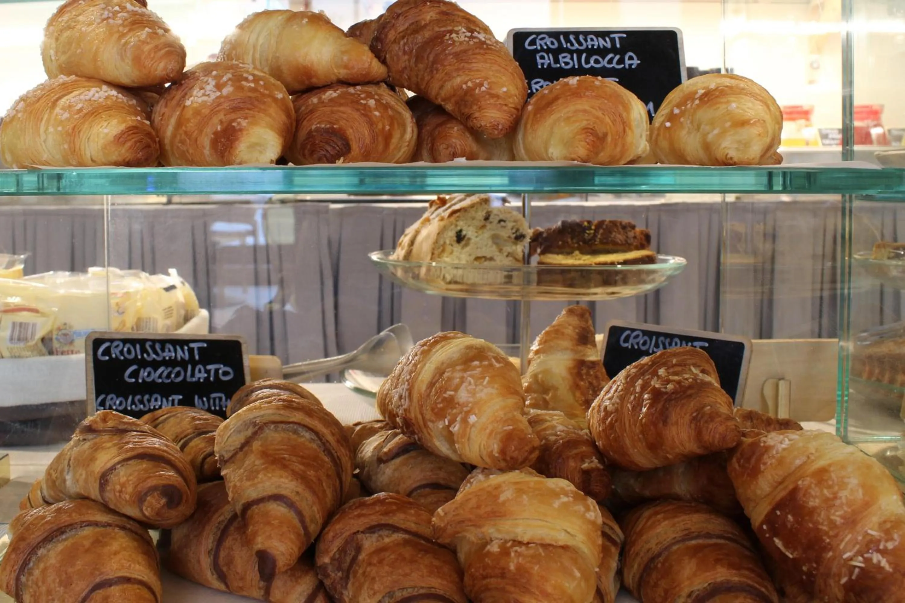 Breakfast in Best Western Hotel Moderno Verdi