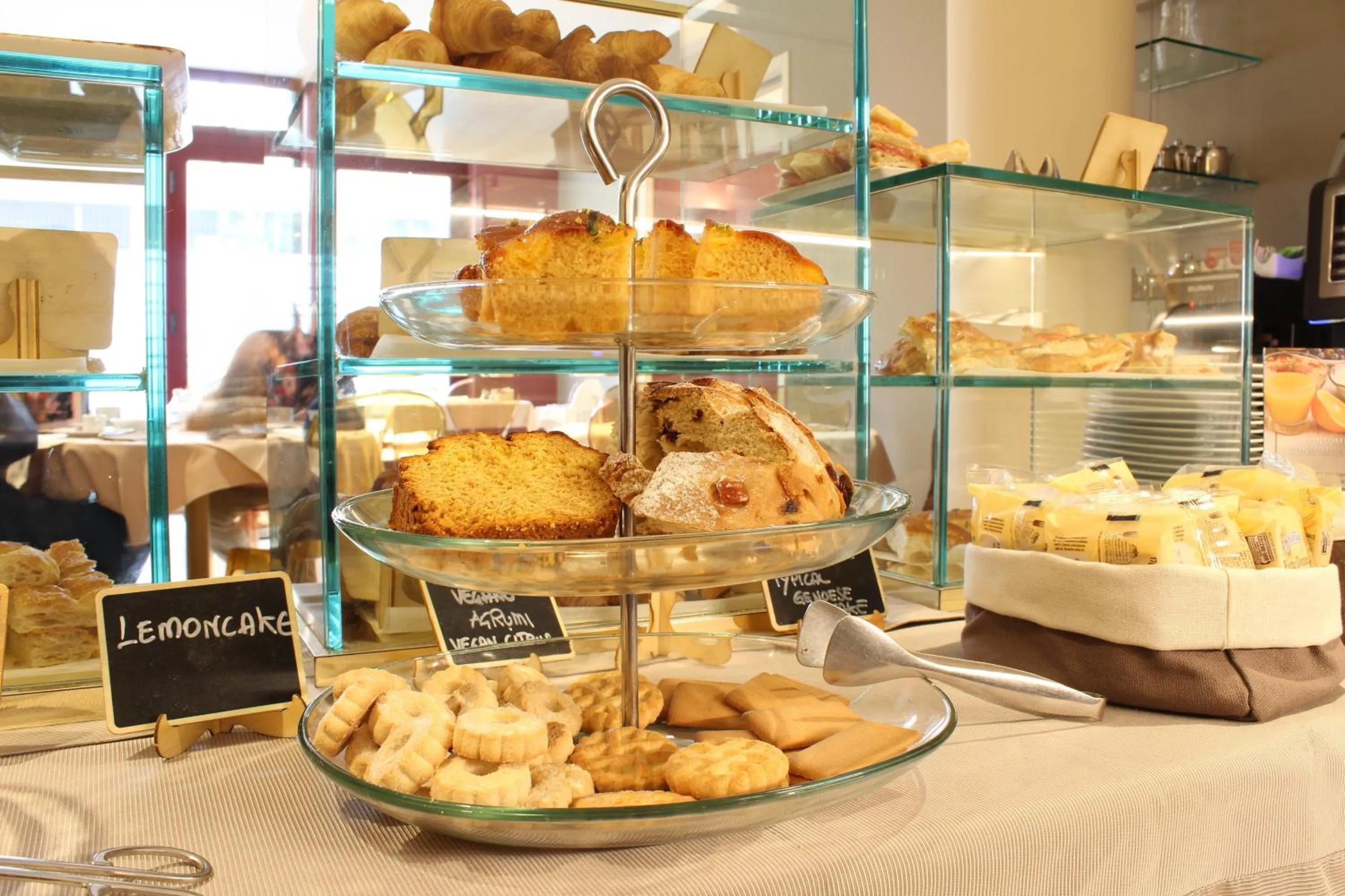 Breakfast in Best Western Hotel Moderno Verdi