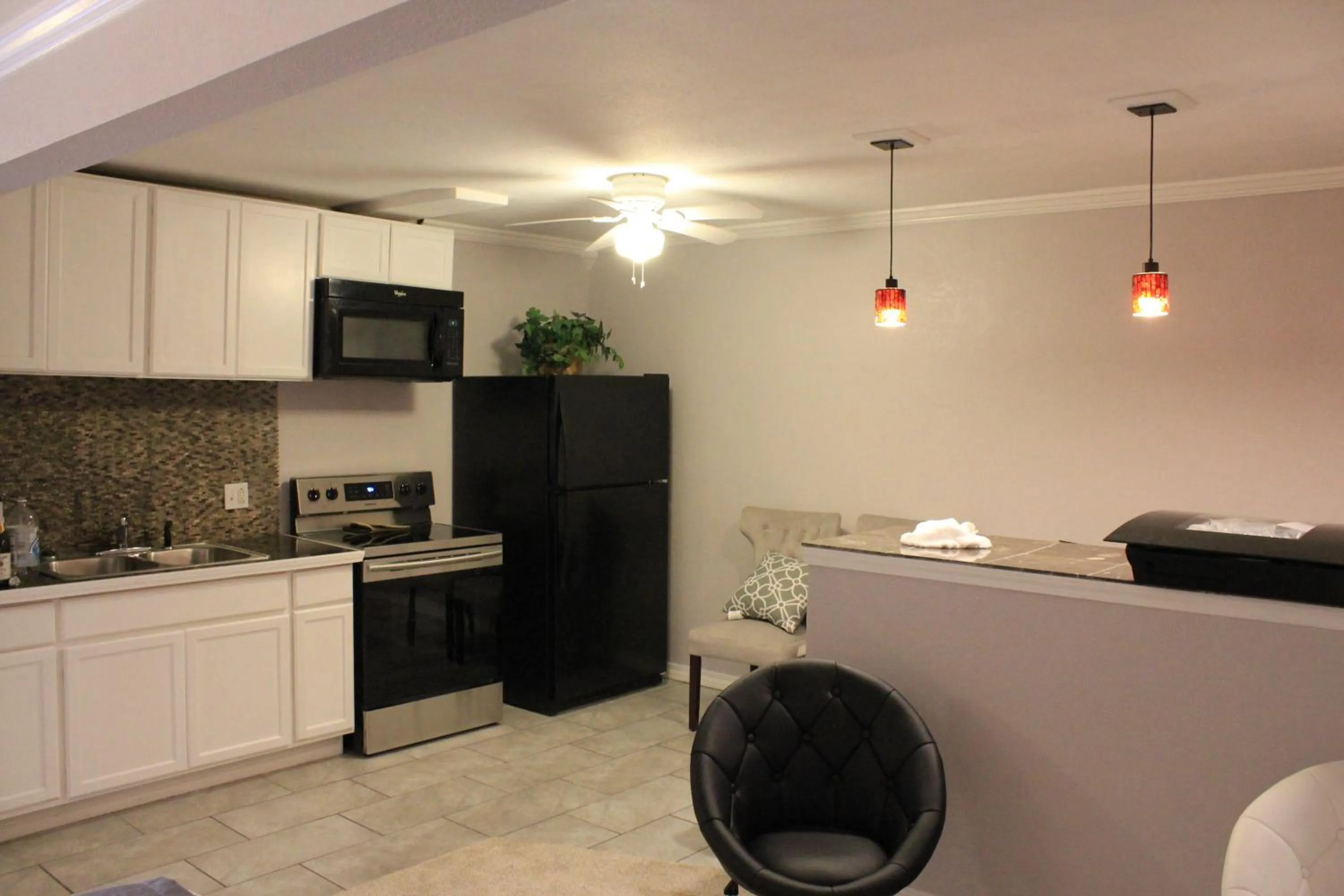 Food and drinks in Brydan Suites