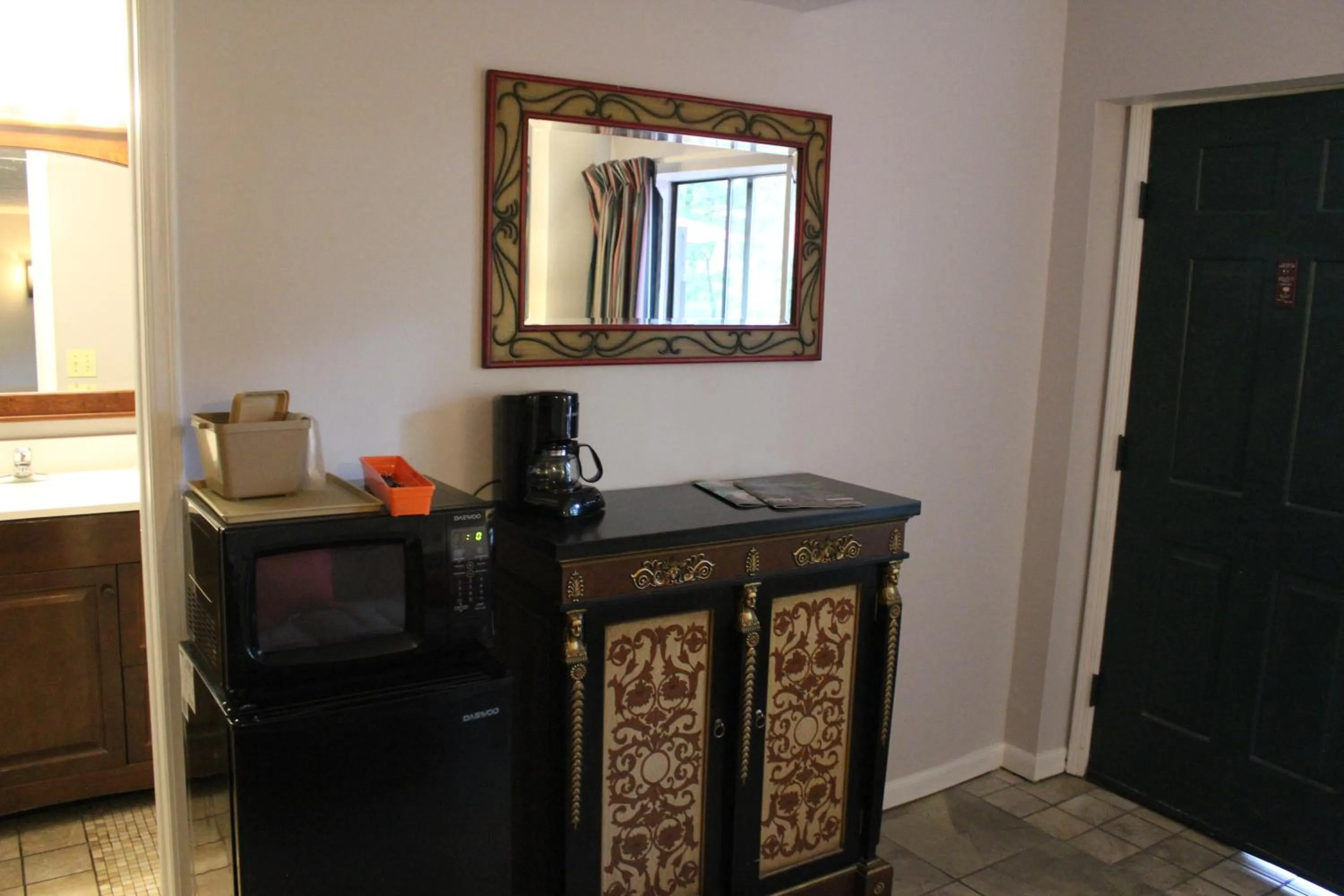 Food and drinks in Brydan Suites