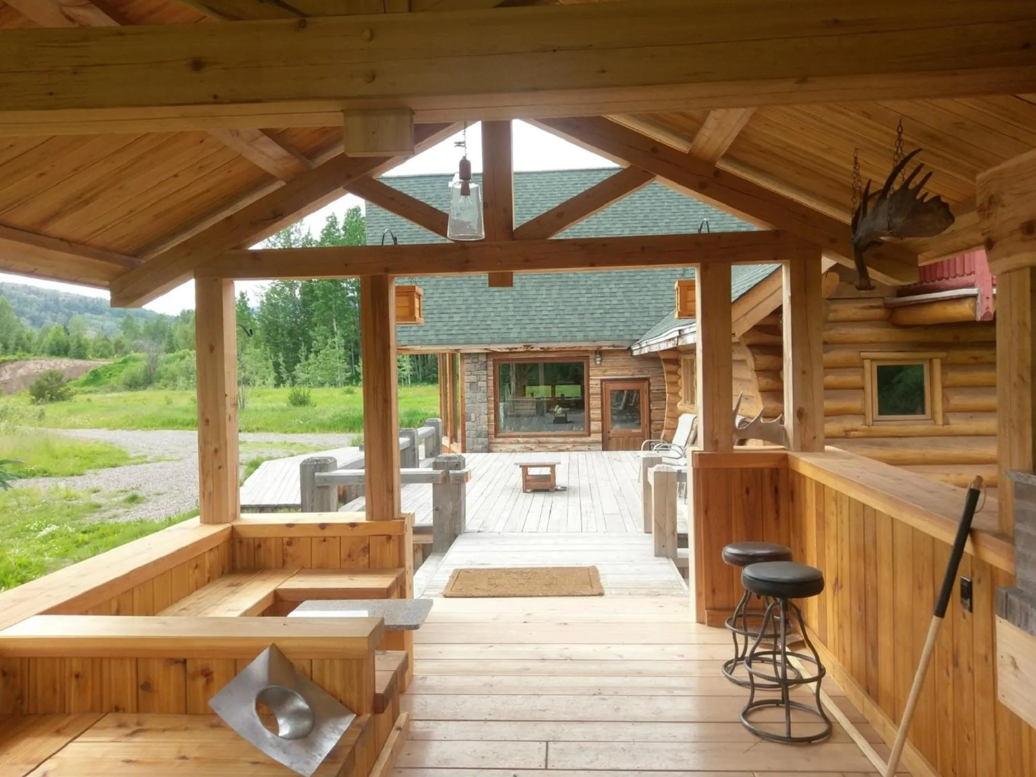 BBQ facilities in LDR Lodge - Last Dollar Ranch