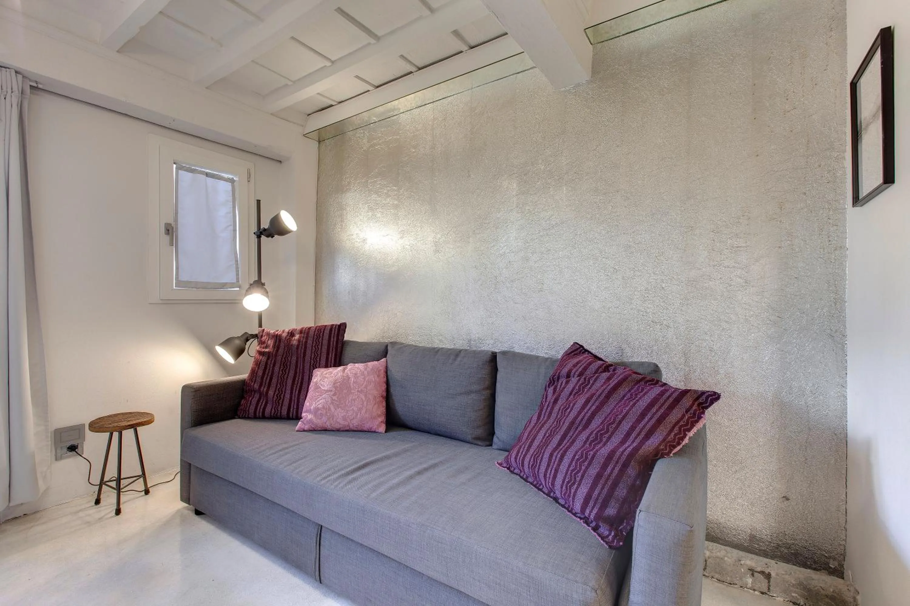 Decorative detail in Victor Apartment by Mamo Florence