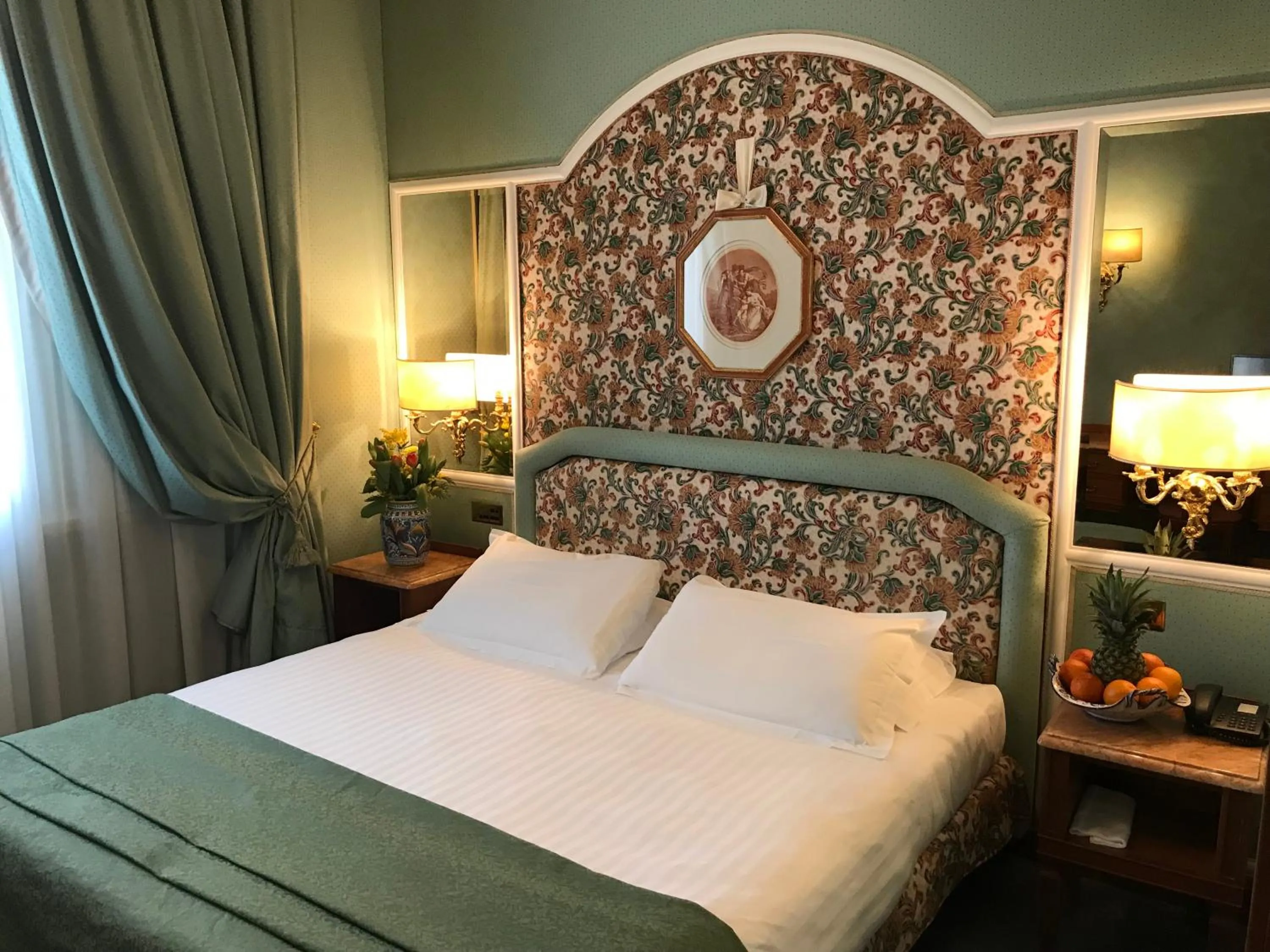 Bedroom, Bed in Hotel Mecenate Palace