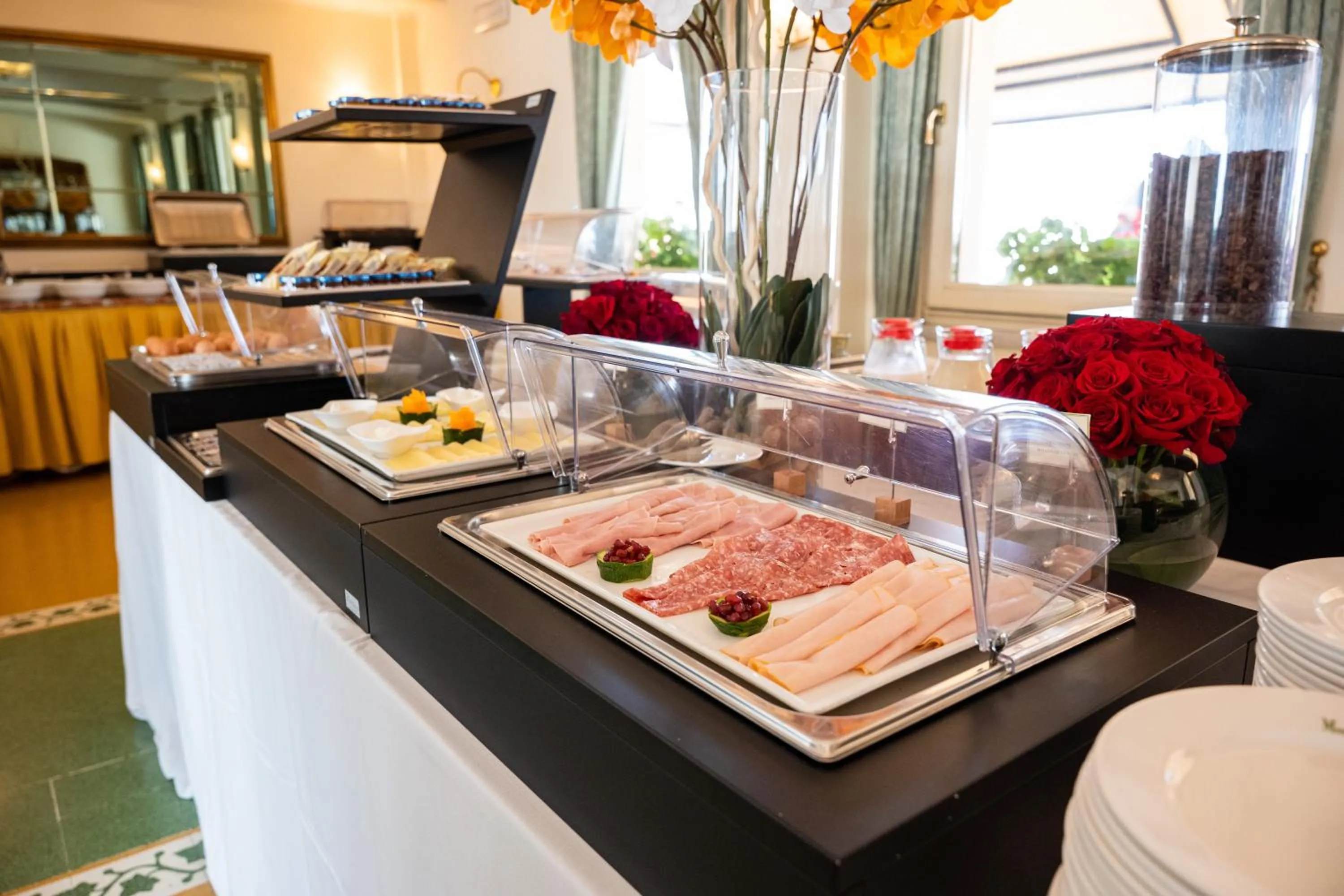 Breakfast in Hotel Mecenate Palace