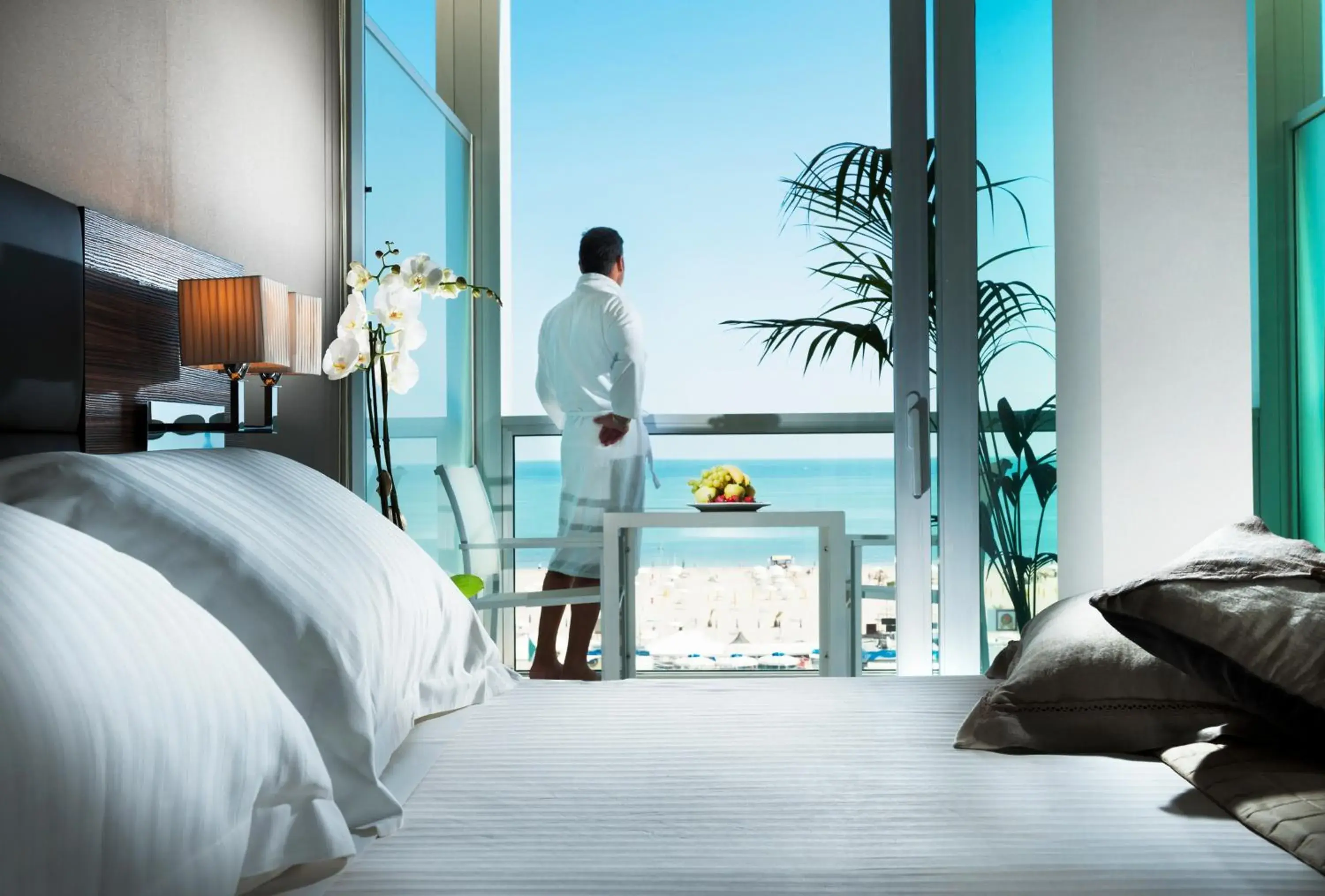 Superior Suite with Sea View in Waldorf Suite Hotel Superior Suite with Sea View in Waldorf Suite Hotel