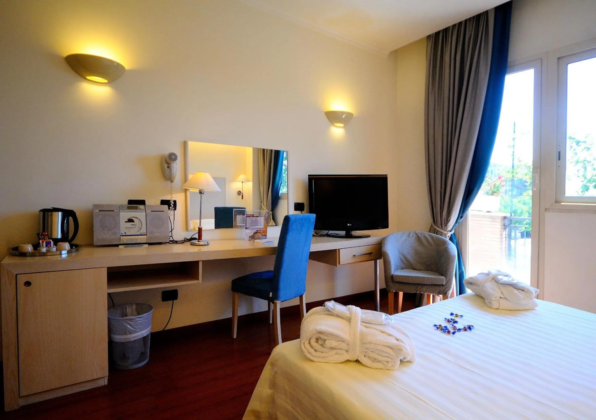 TV and multimedia, Bed in Best Western Hotel Globus