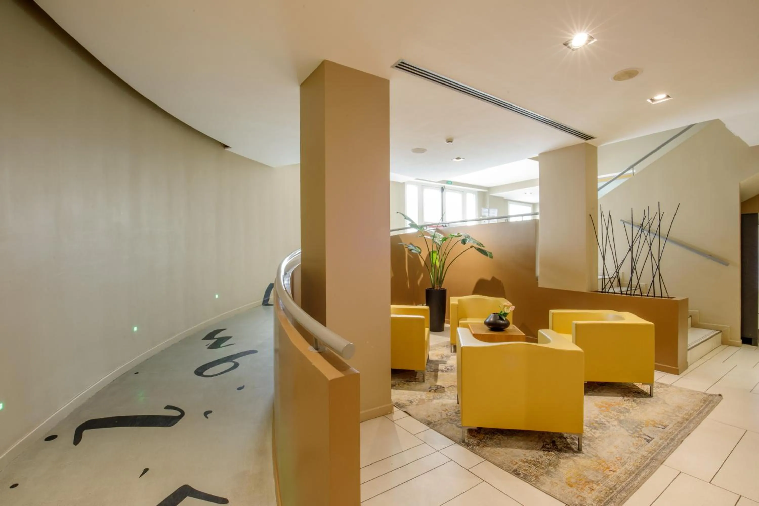 Communal lounge/ TV room in Best Western Hotel Globus