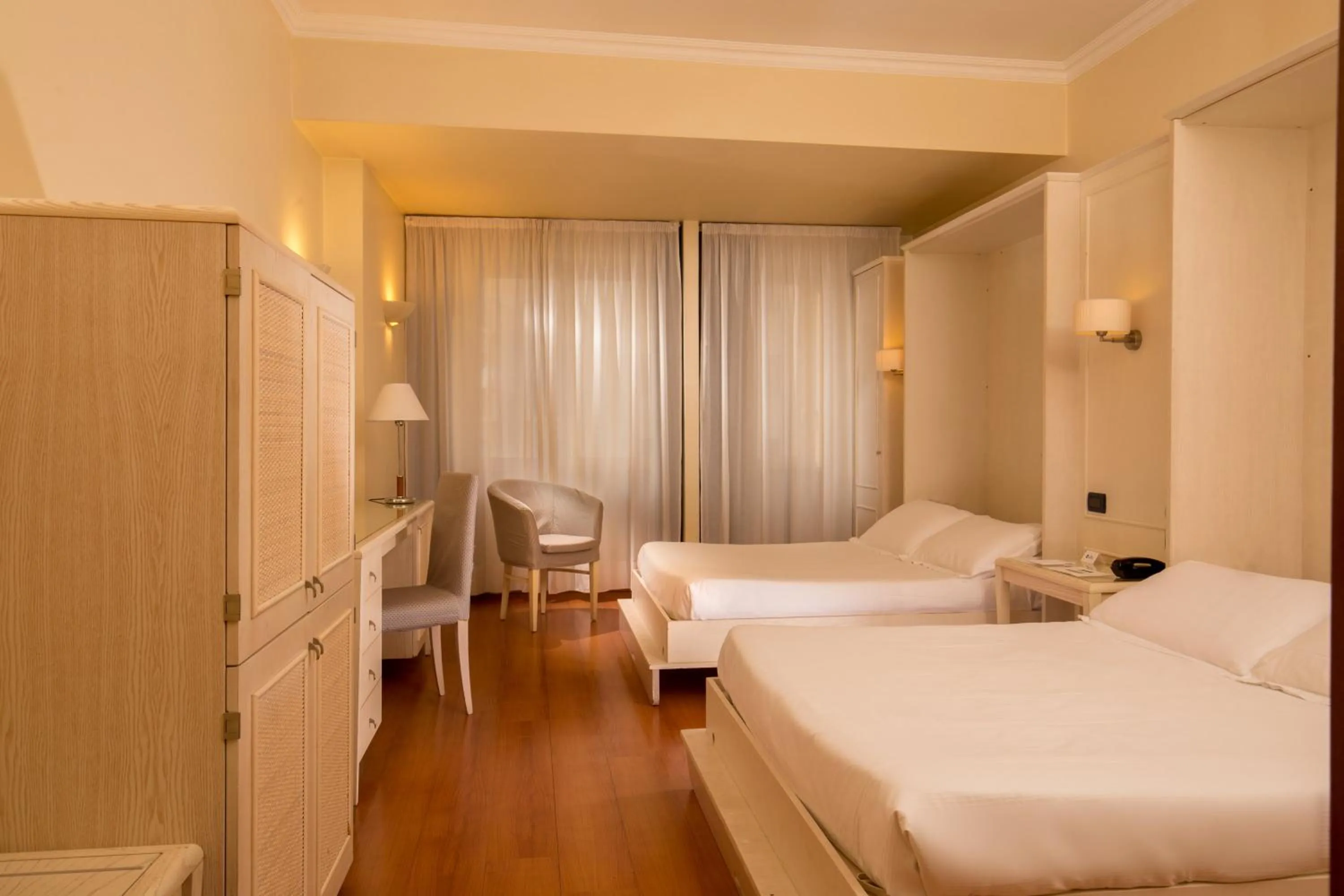 Bed in Best Western Hotel Globus