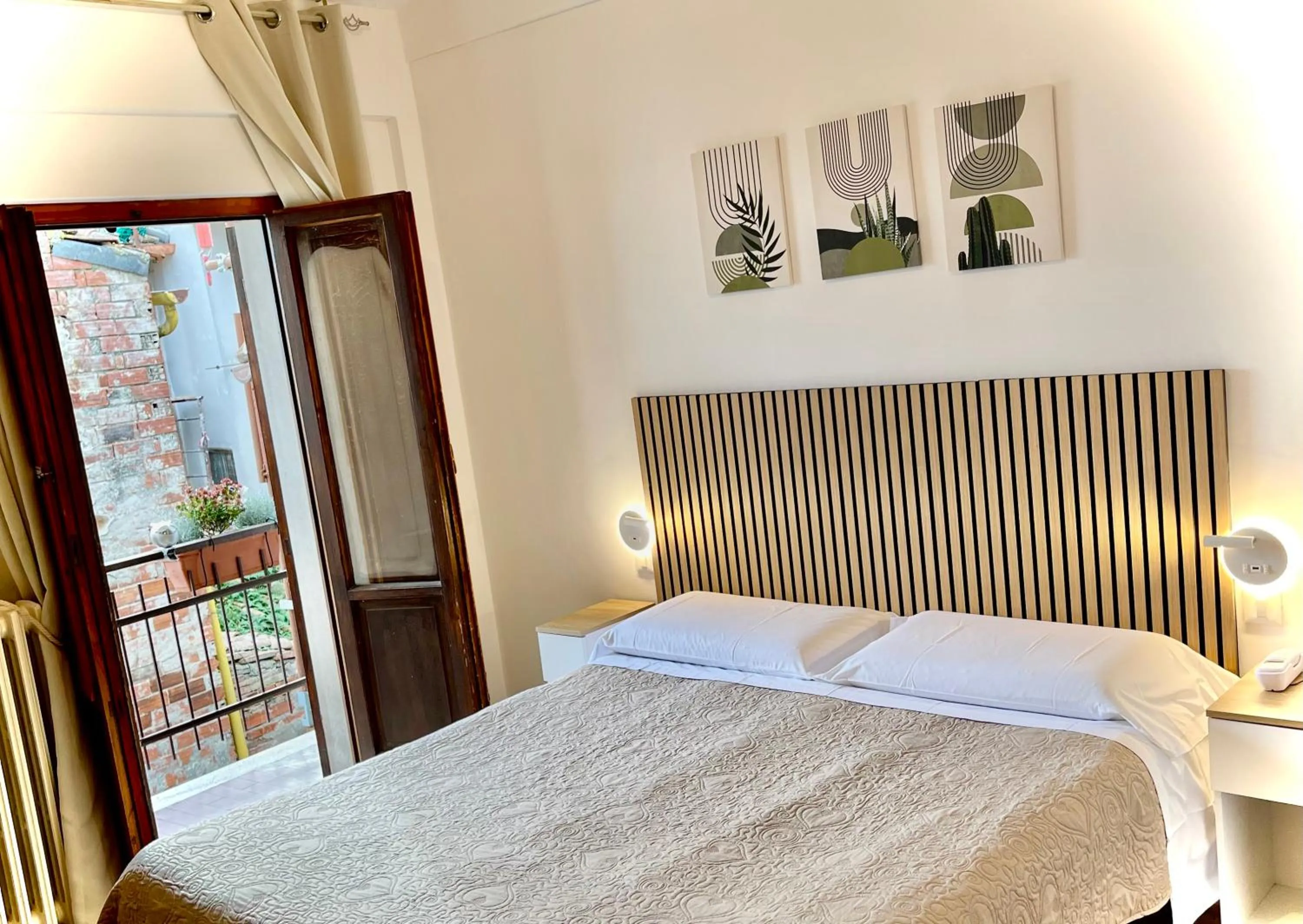 Bed in Hotel S. Ercolano