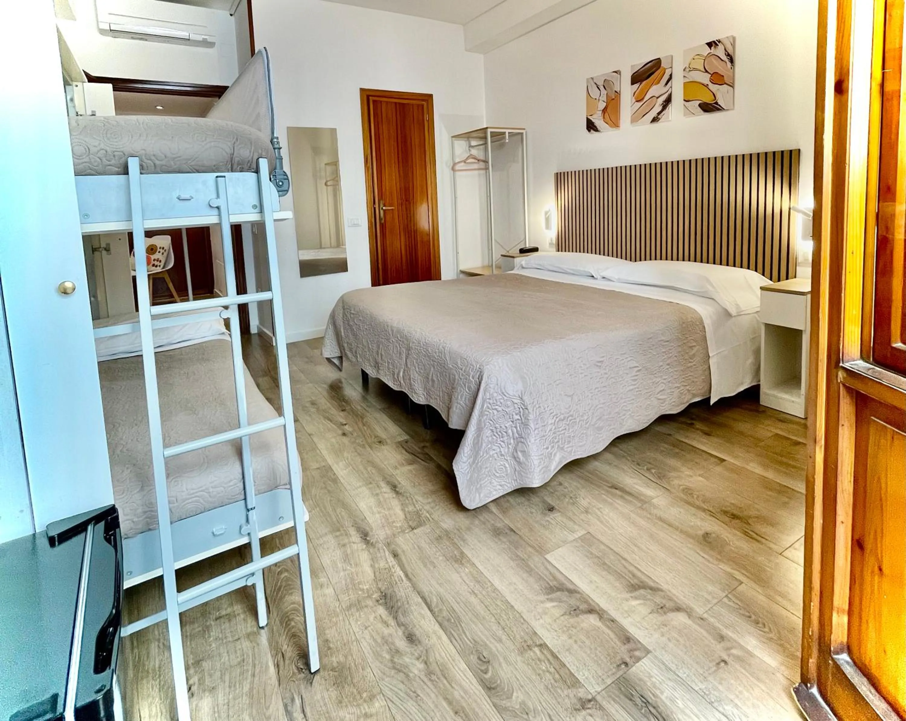 Bed in Hotel S. Ercolano