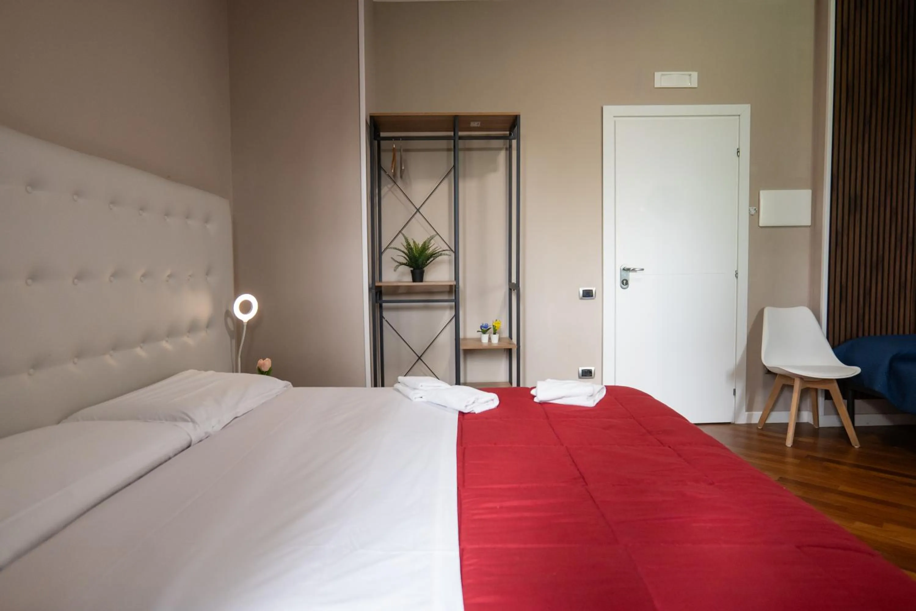 Photo of the whole room, Bed in Dalmazia 33