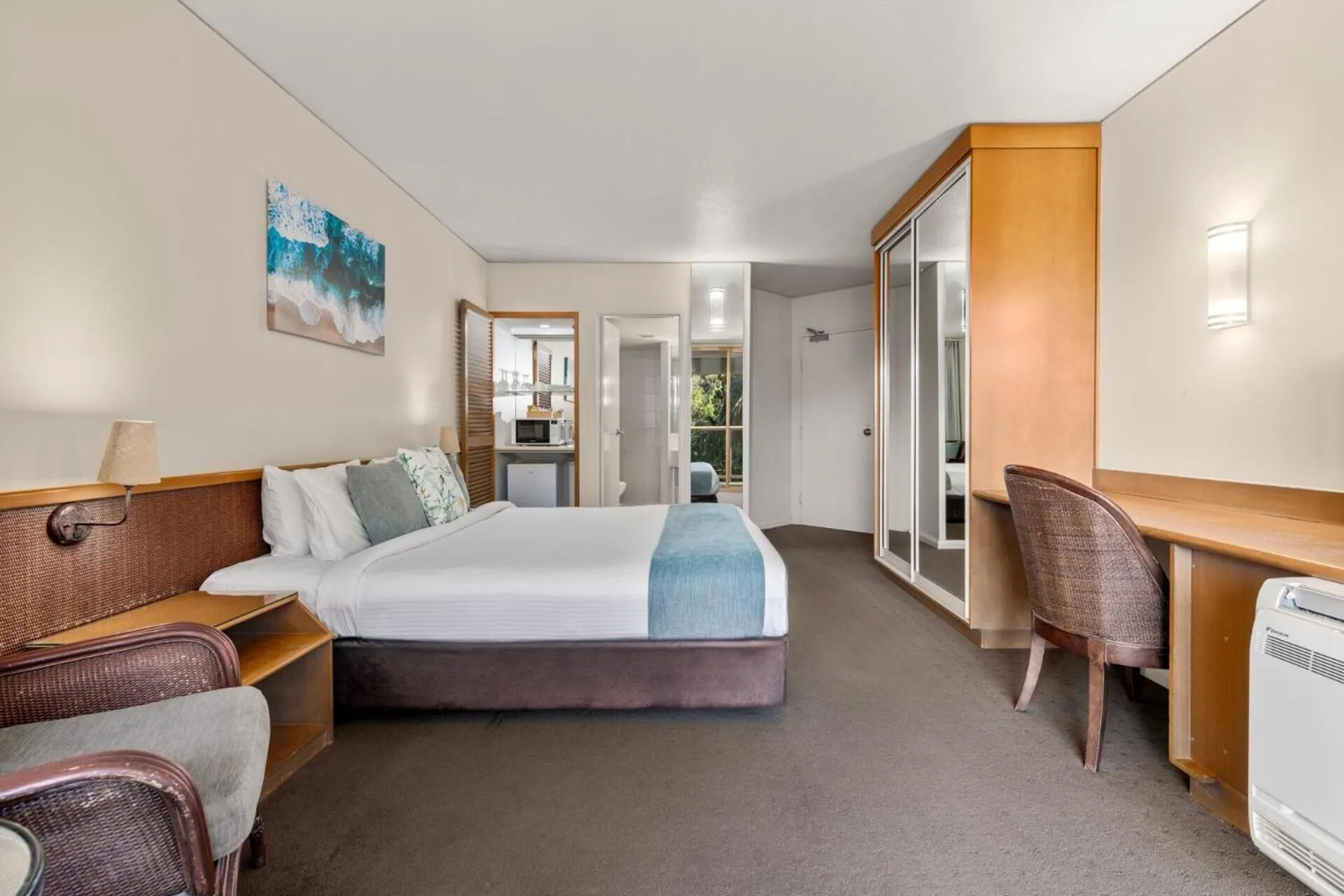 Photo of the whole room, Bed in Charlesworth Bay Beach Resort