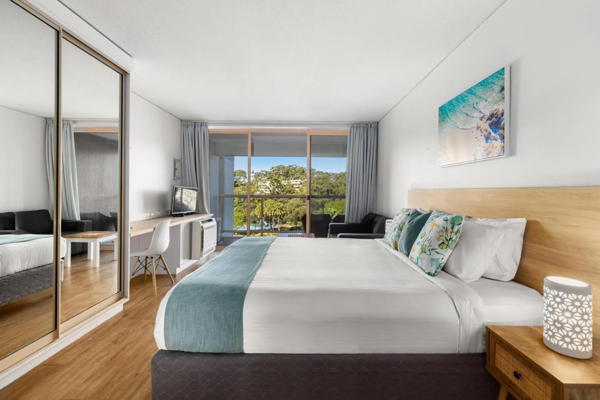 Bed in Charlesworth Bay Beach Resort