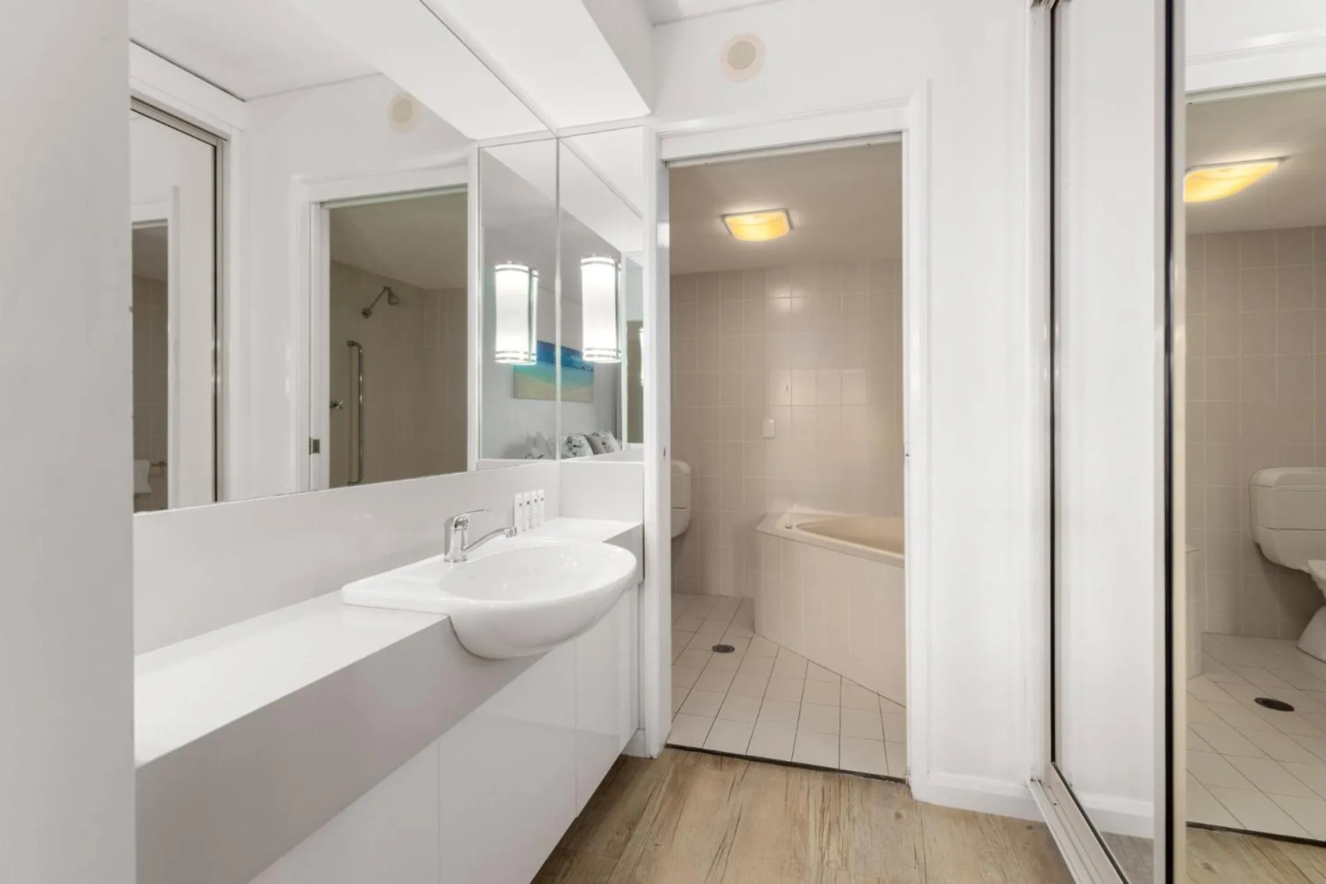 Bathroom in Charlesworth Bay Beach Resort