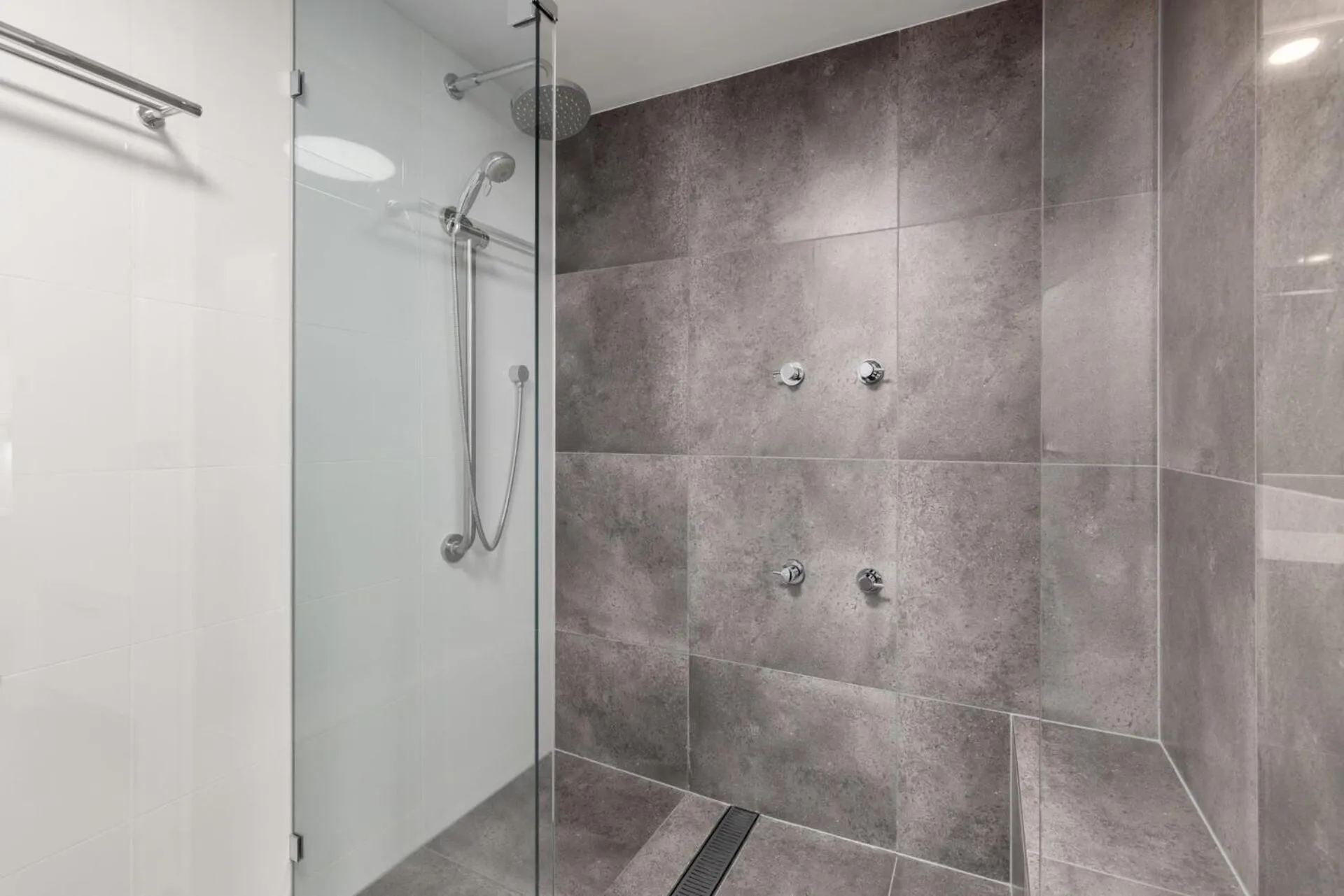 Shower in Charlesworth Bay Beach Resort