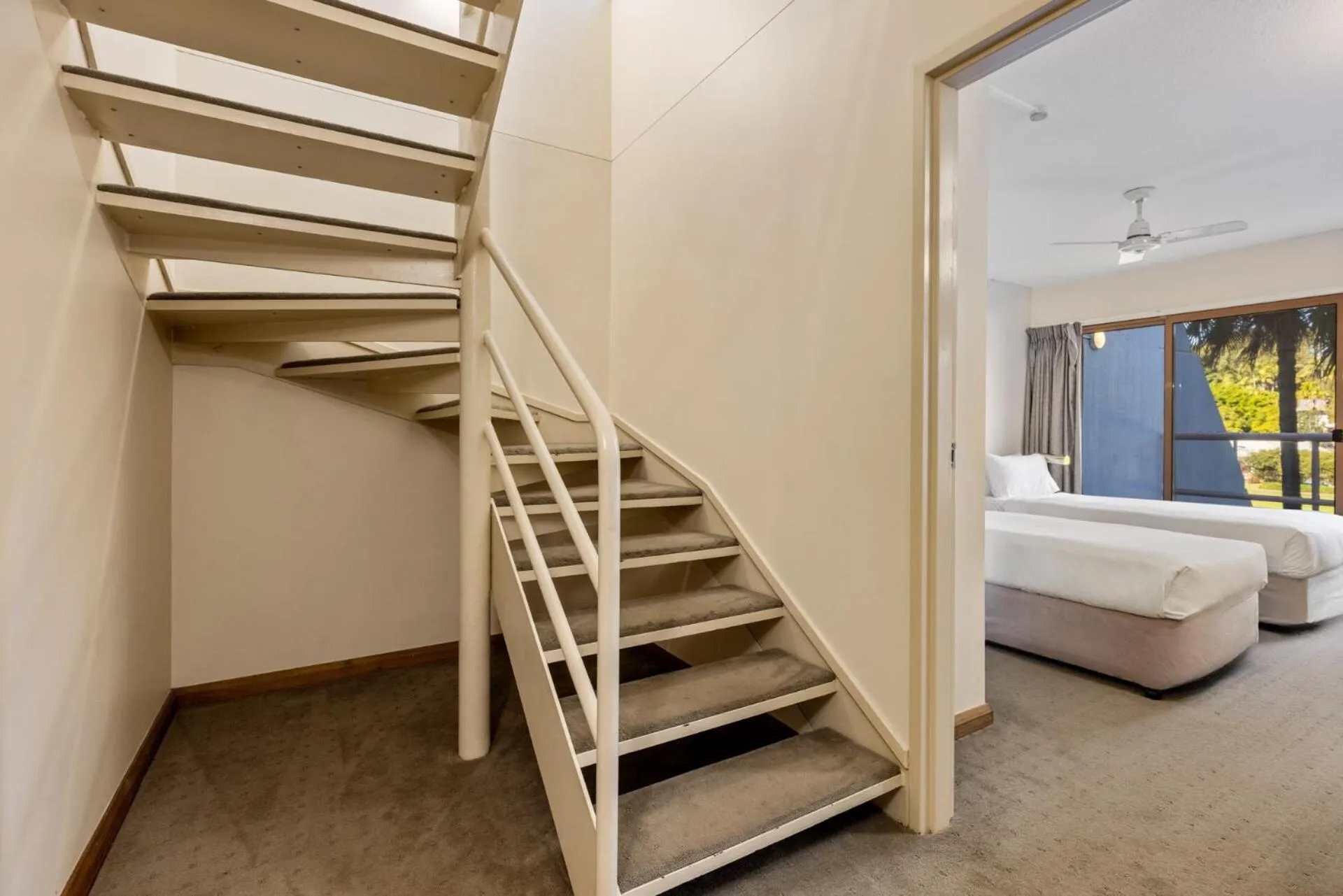 Bedroom, Bed in Charlesworth Bay Beach Resort