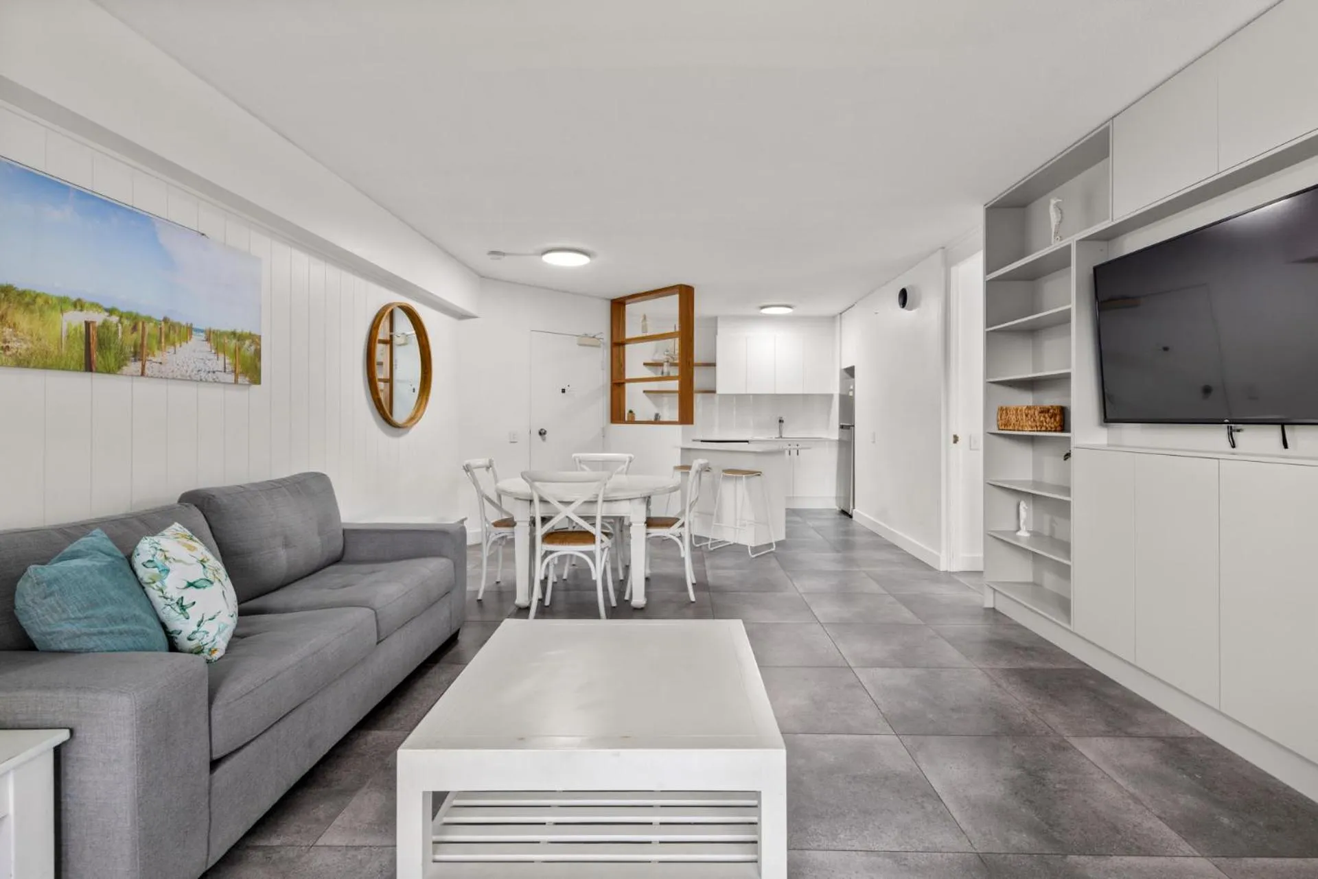 TV and multimedia in Charlesworth Bay Beach Resort