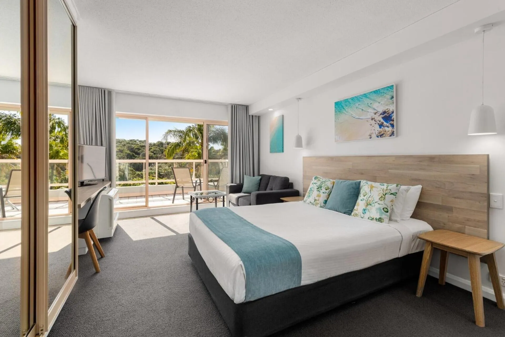 Bed in Charlesworth Bay Beach Resort