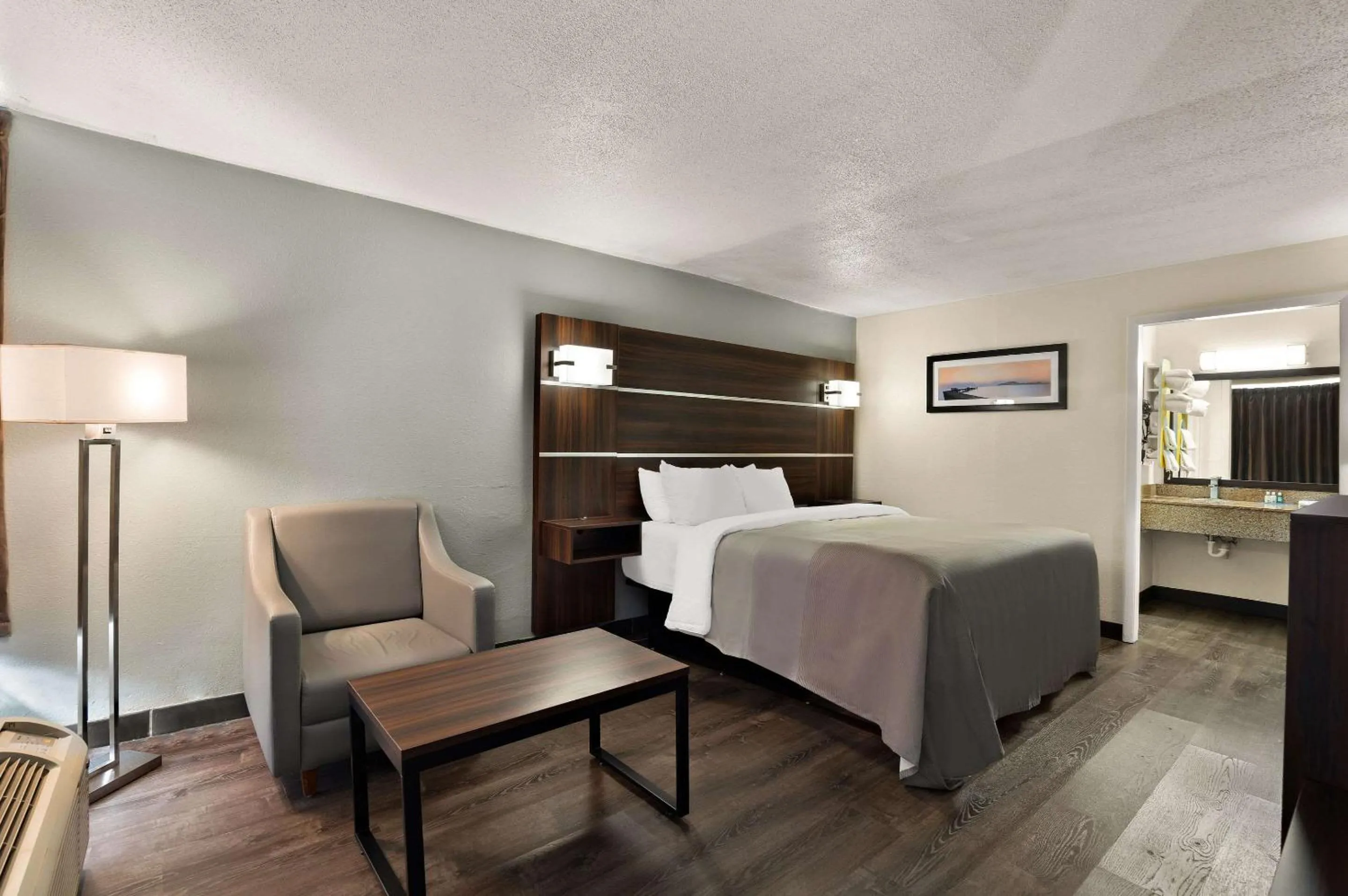 Bedroom, Bed in Quality Inn Yemassee