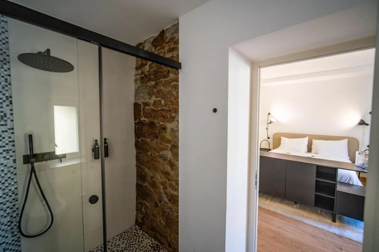 Photo of the whole room, Bed in Guesthouse diWINE