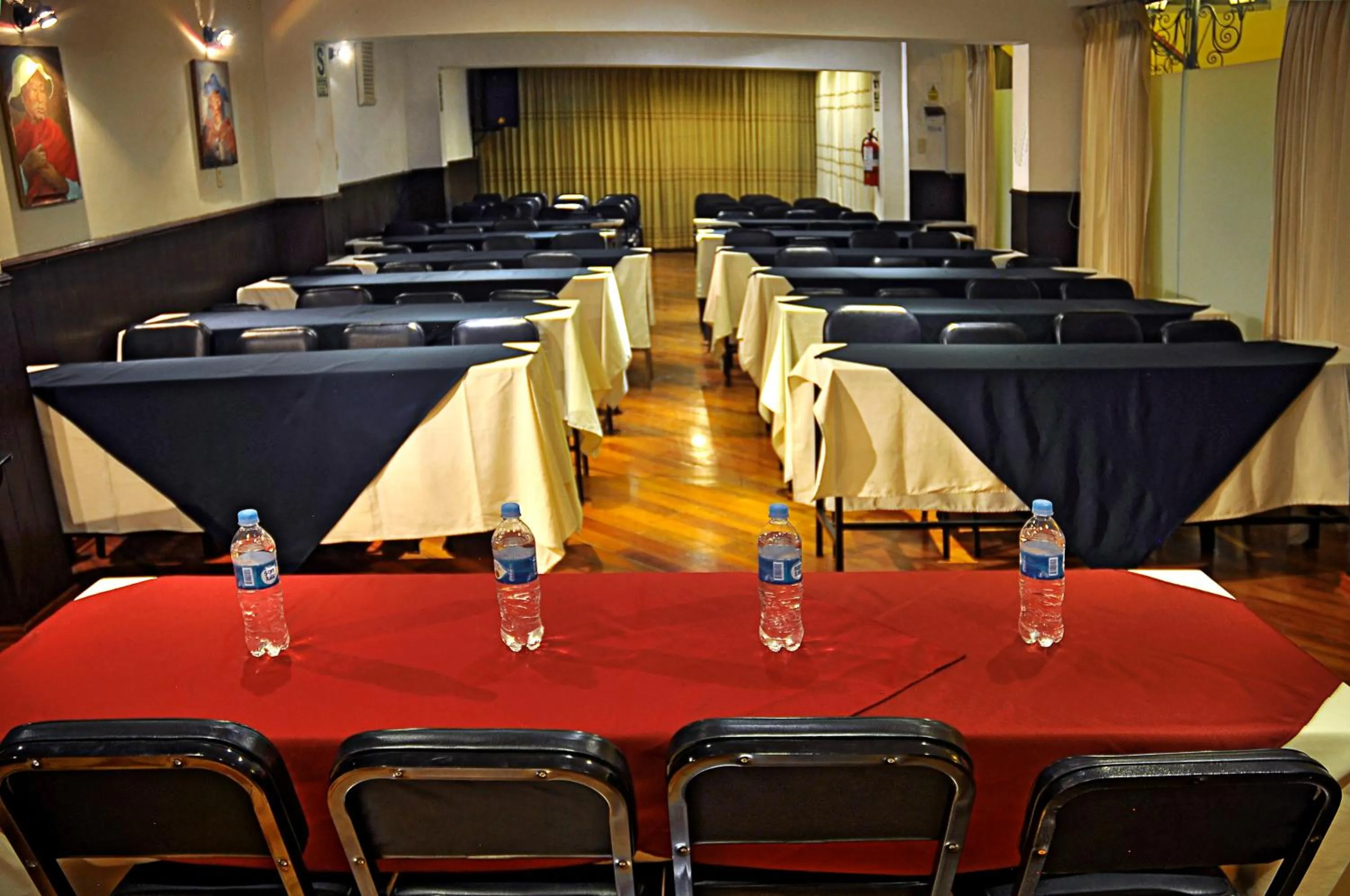 Communal lounge/ TV room in Casona Plaza Hotel Centro