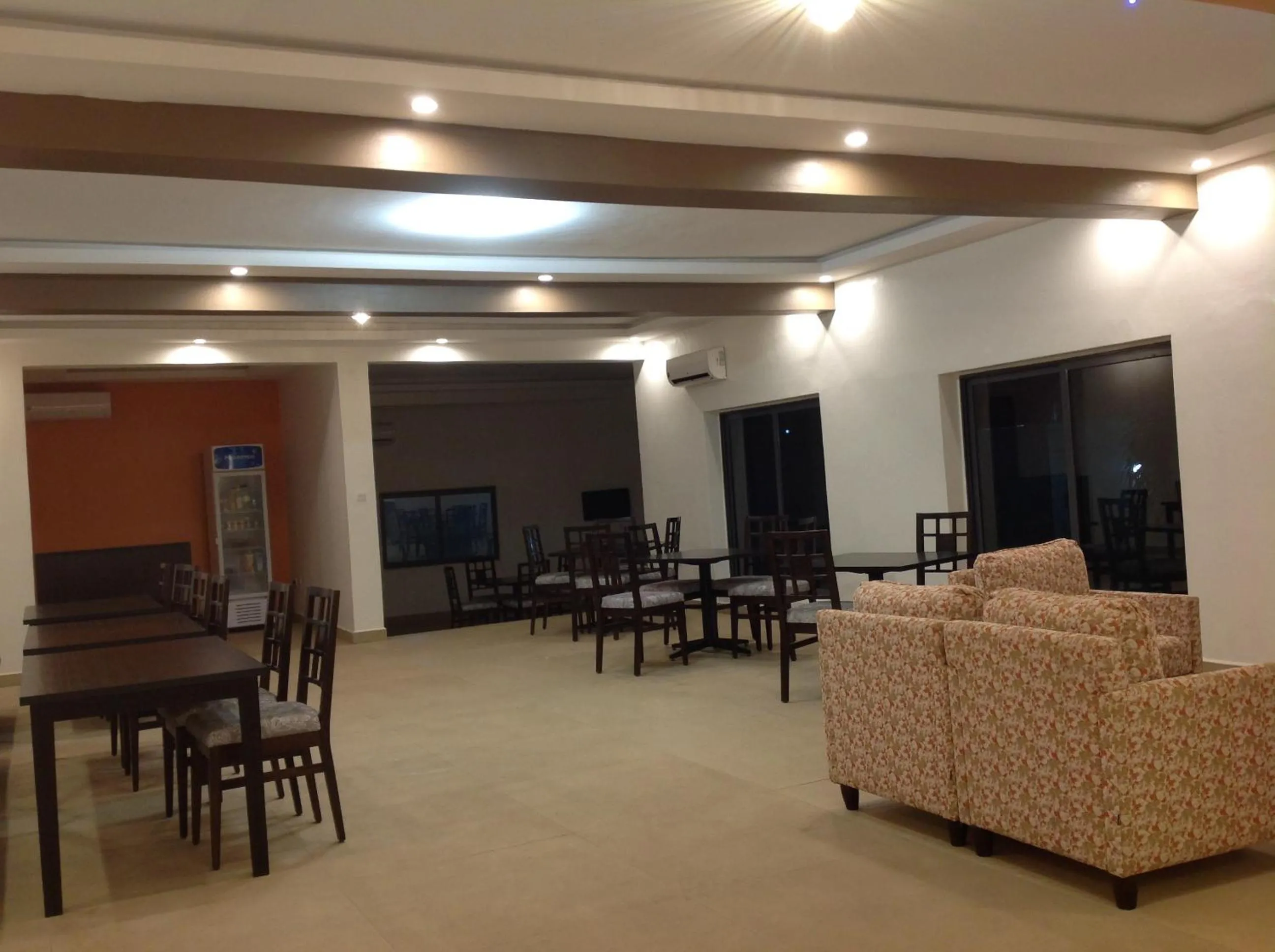 Restaurant/places to eat in Adis Hotels Prime