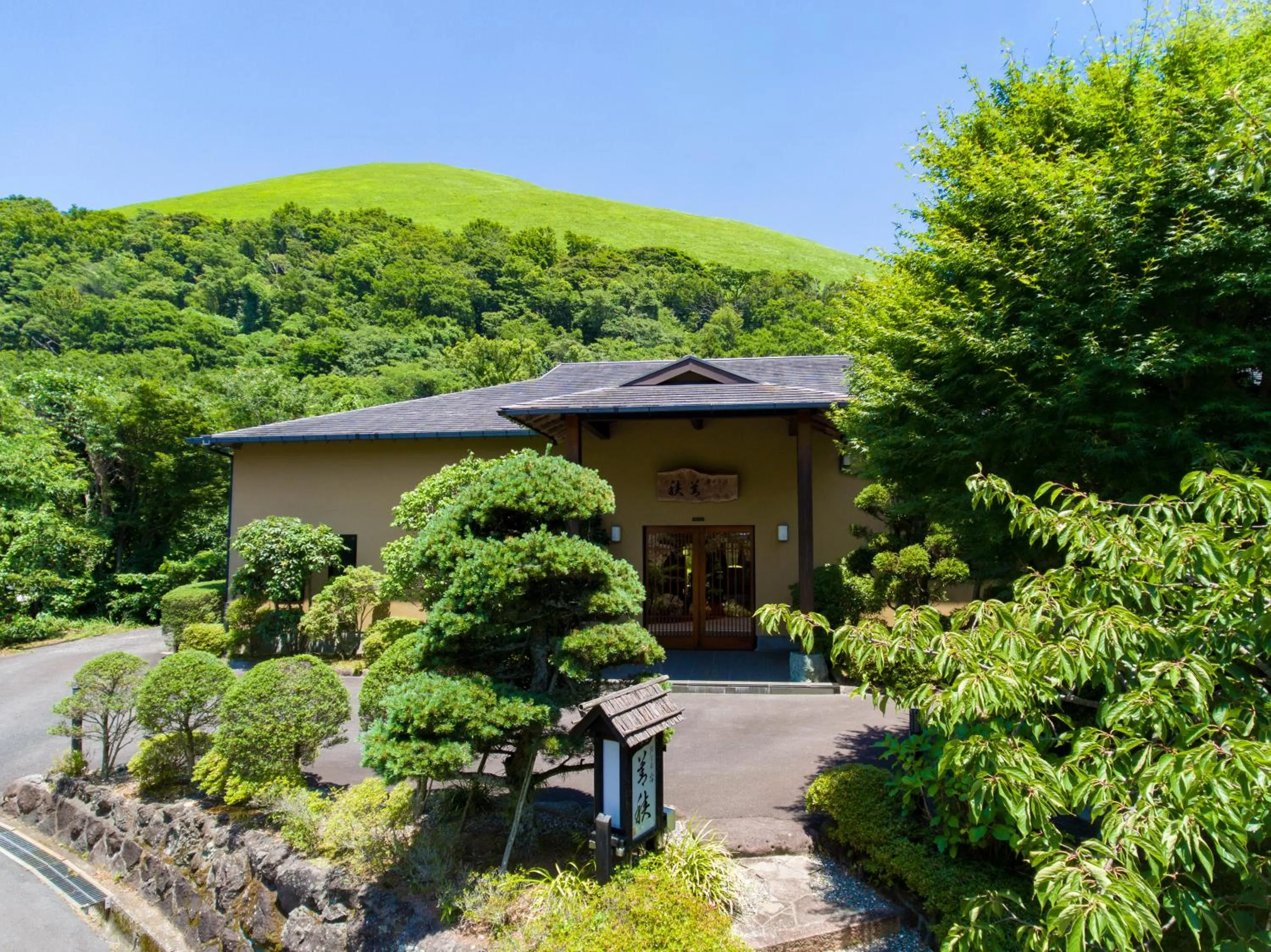 Property building in Hanare Yado Yosizumi