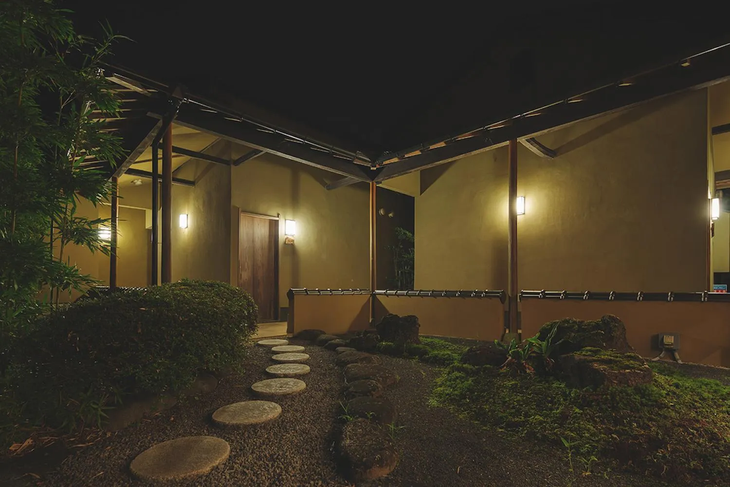 Night in Hanare Yado Yosizumi