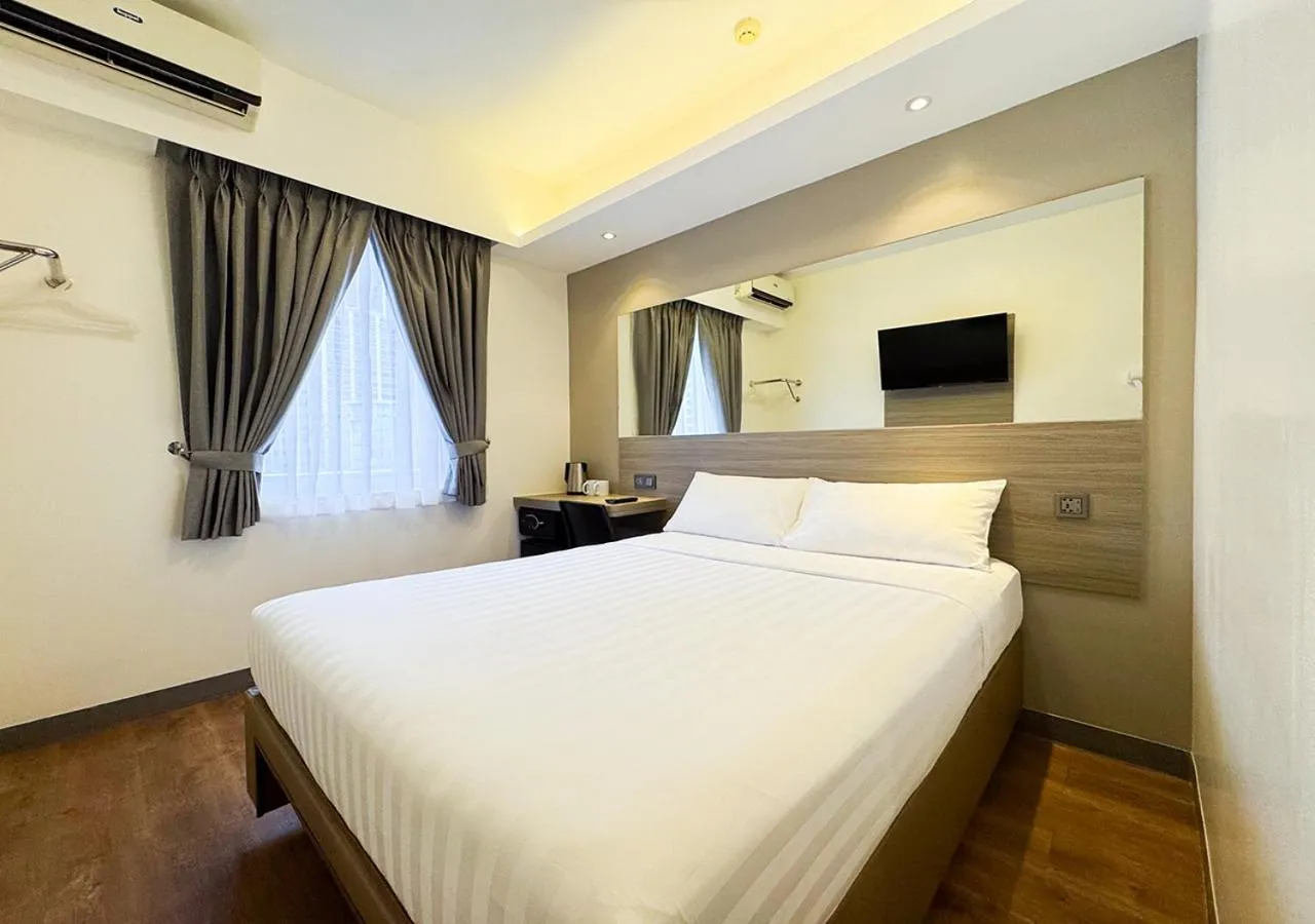 Bedroom, Bed in Red Planet Davao