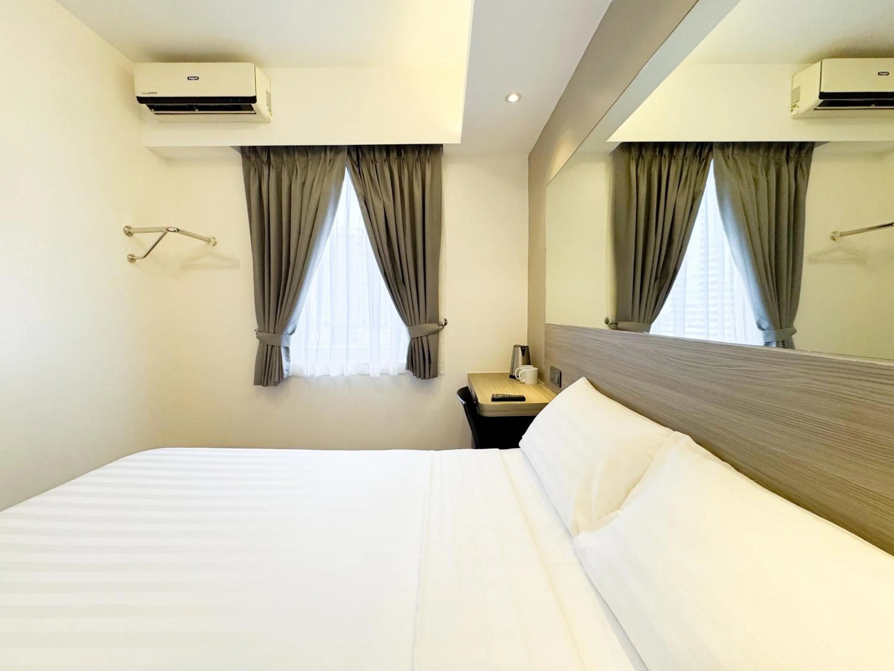 air conditioner, Bed in Red Planet Davao