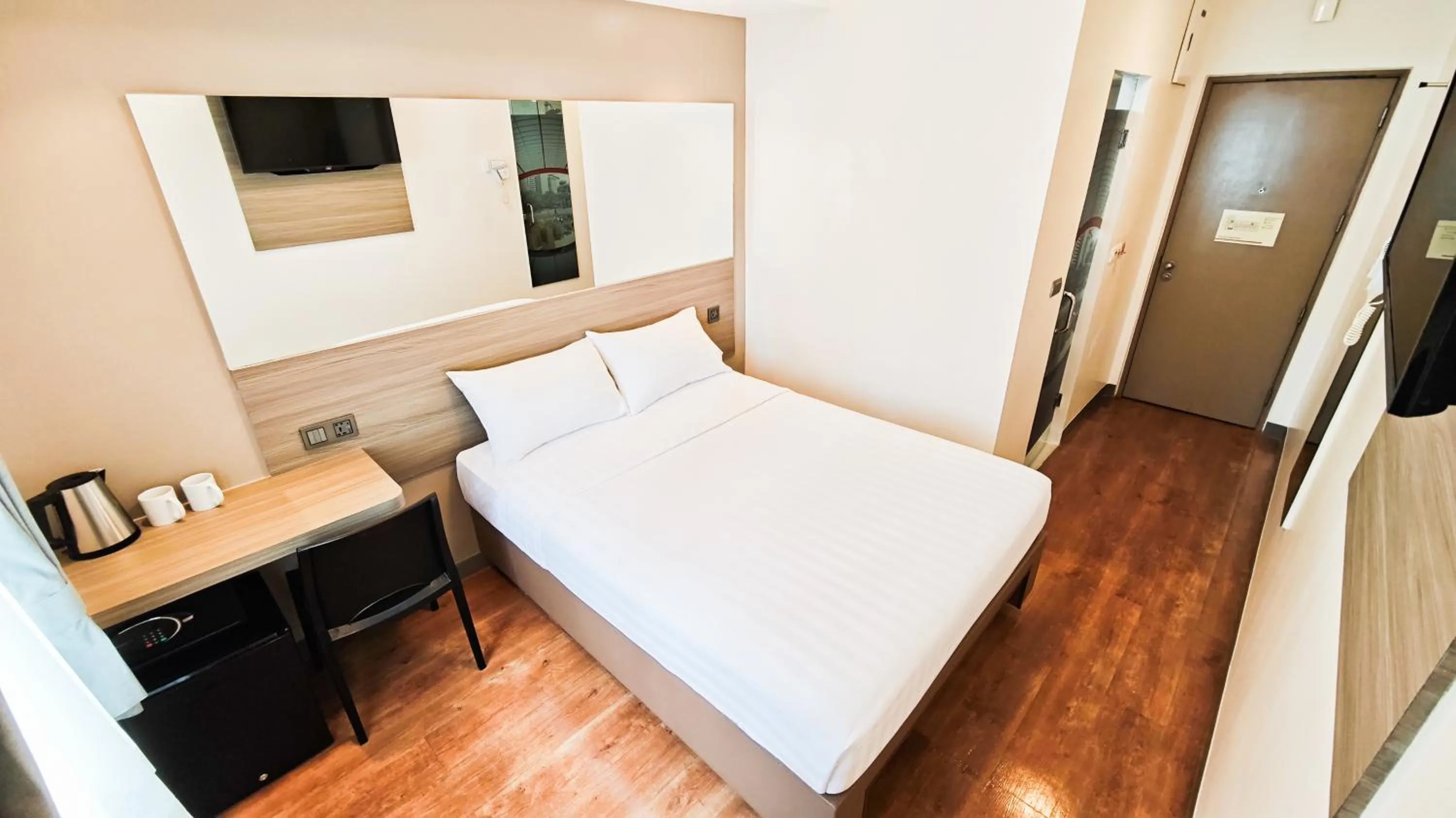 Bedroom, Bed in Red Planet Davao