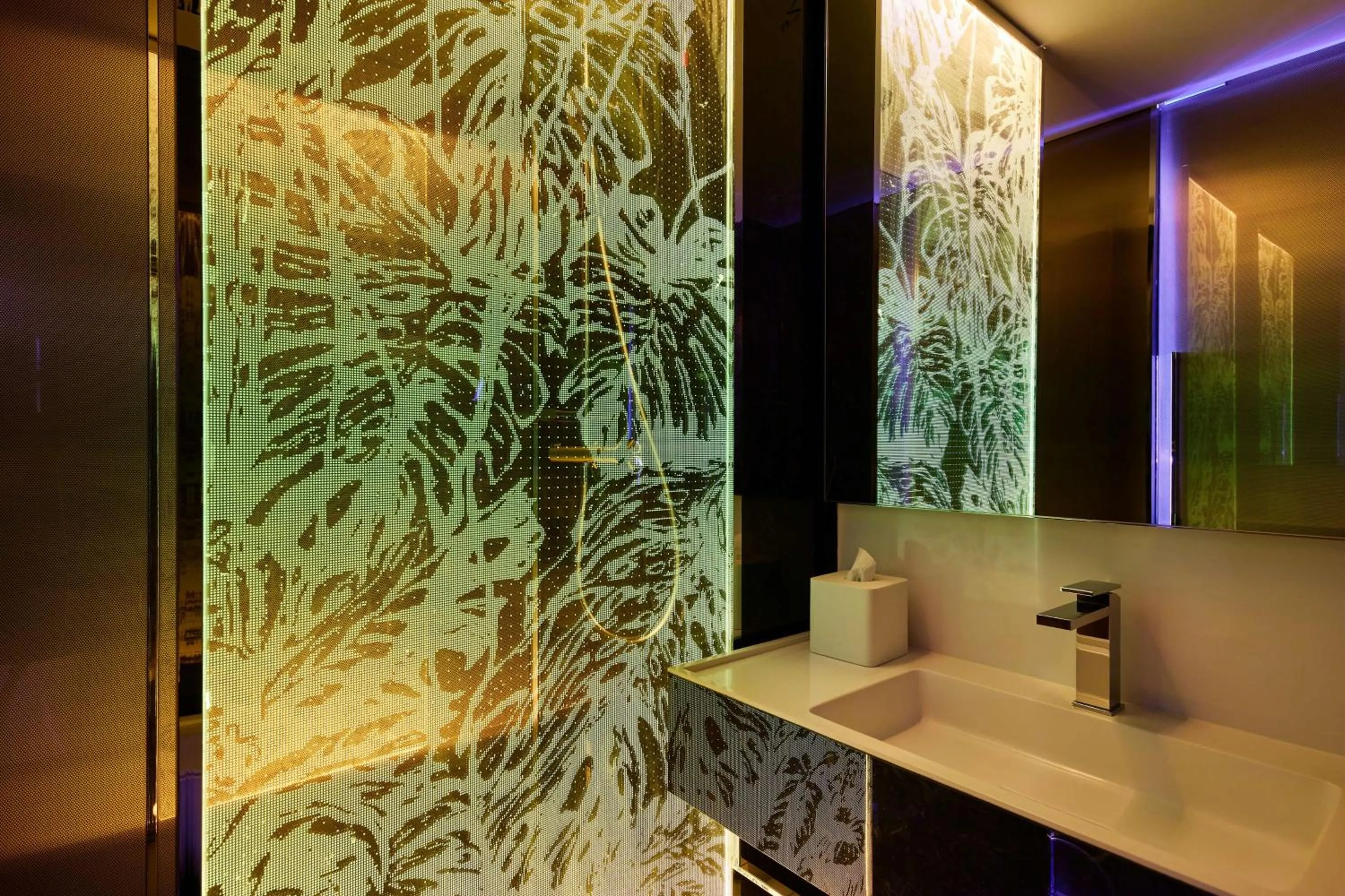Bathroom in art'otel Rome Piazza Sallustio, Powered by Radisson Hotels