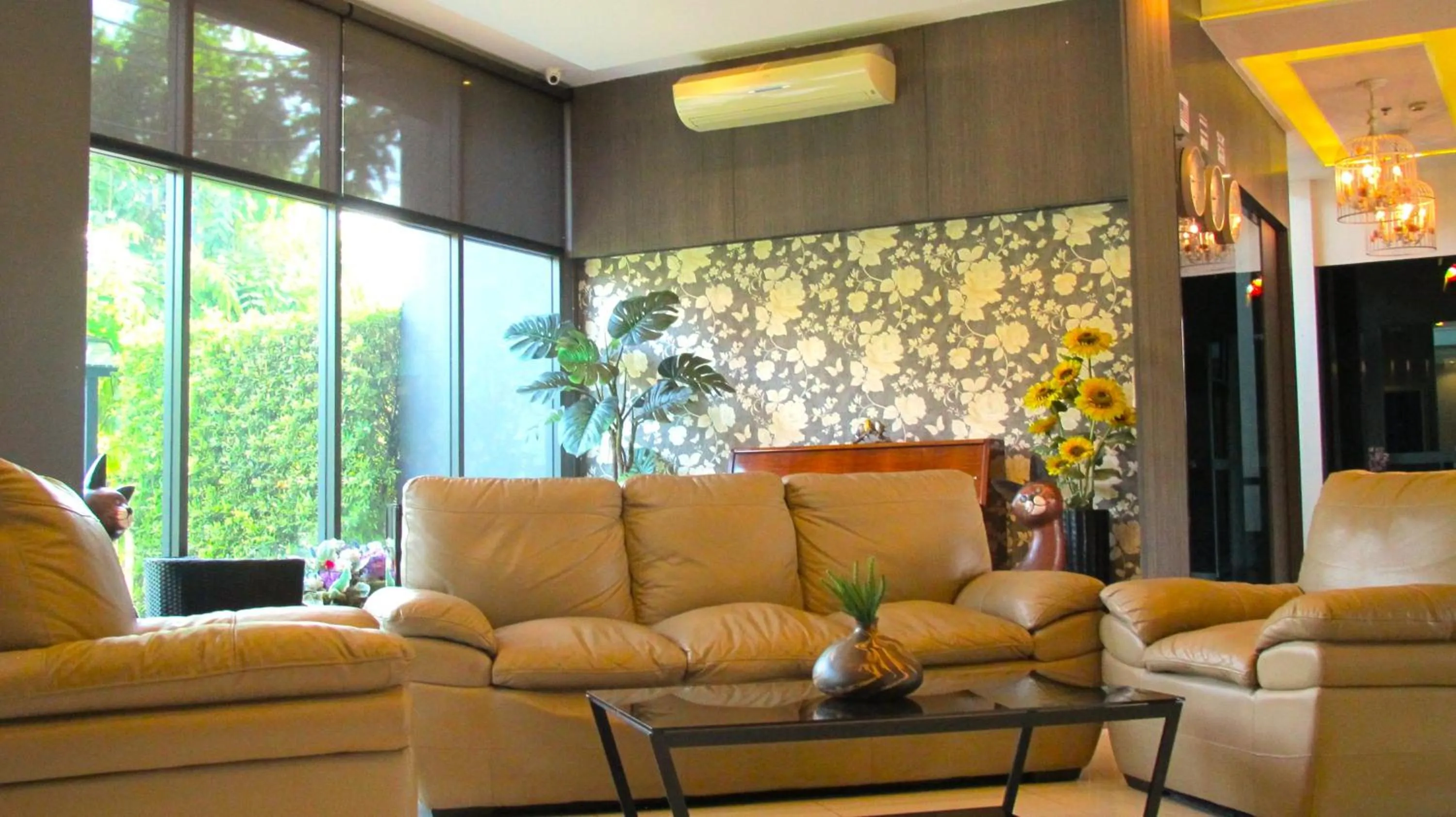 Living room in Nest n Rest Hotel