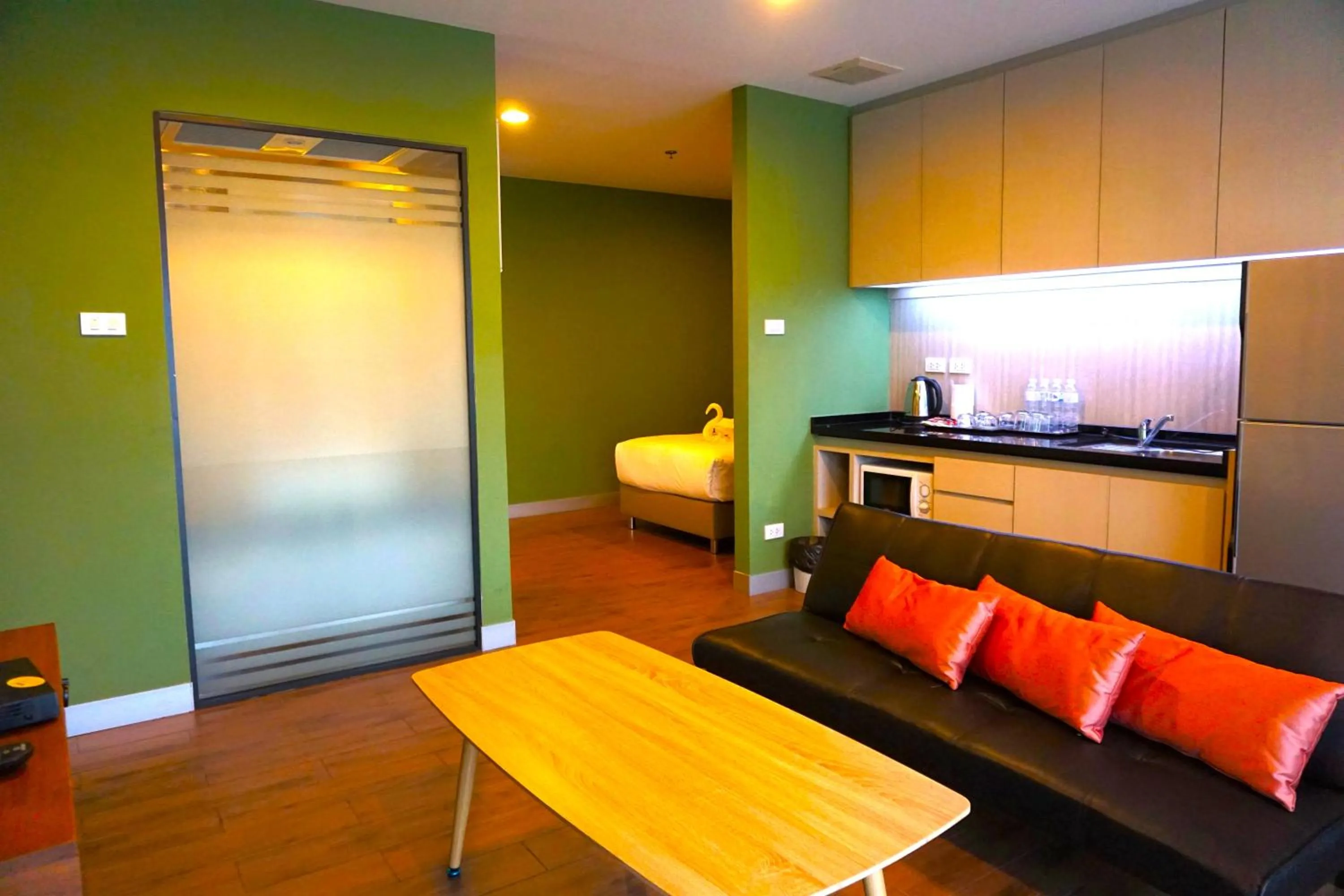 Kitchen or kitchenette in Nest n Rest Hotel