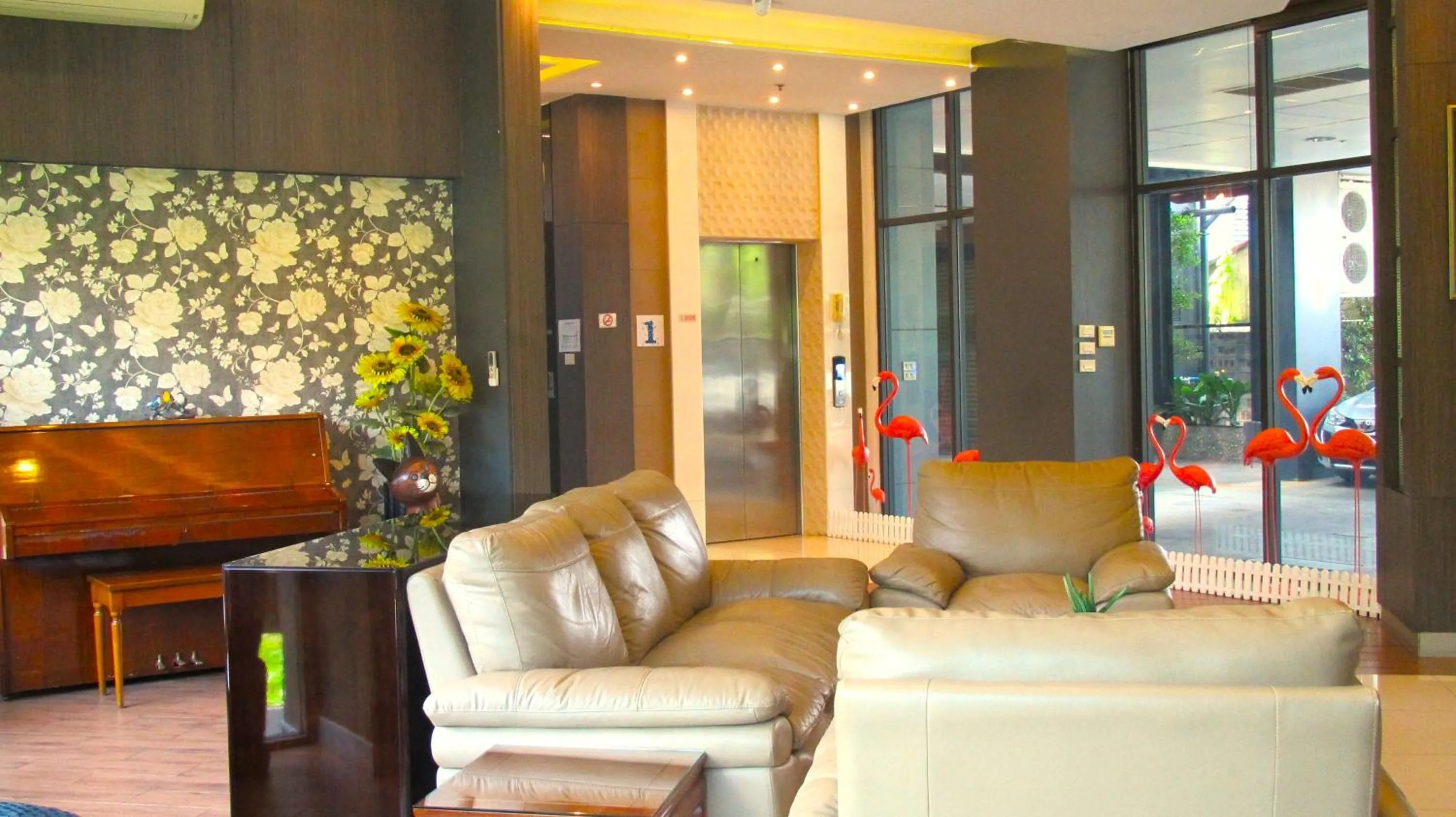 Living room in Nest n Rest Hotel
