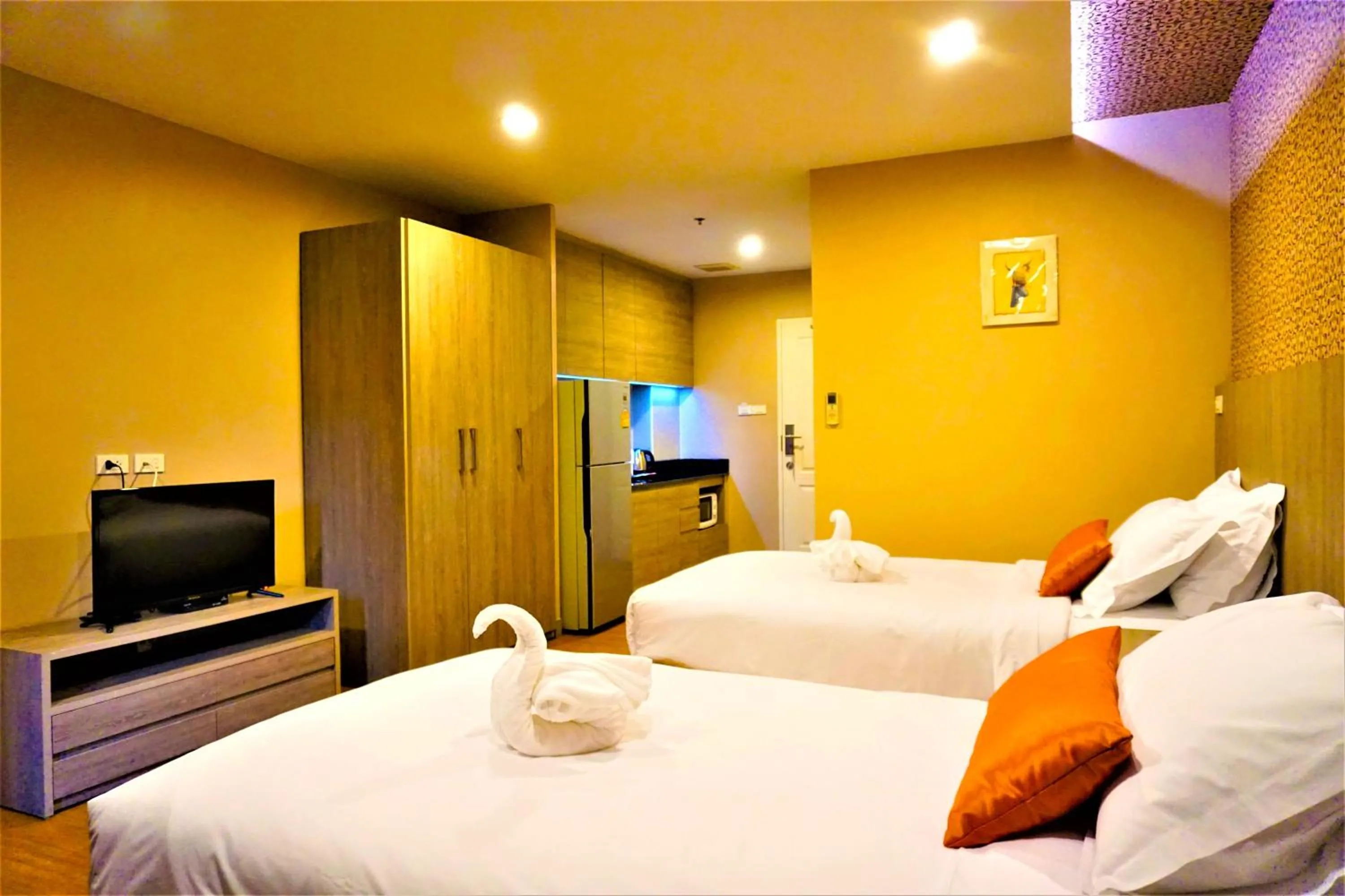 TV and multimedia, Bed in Nest n Rest Hotel
