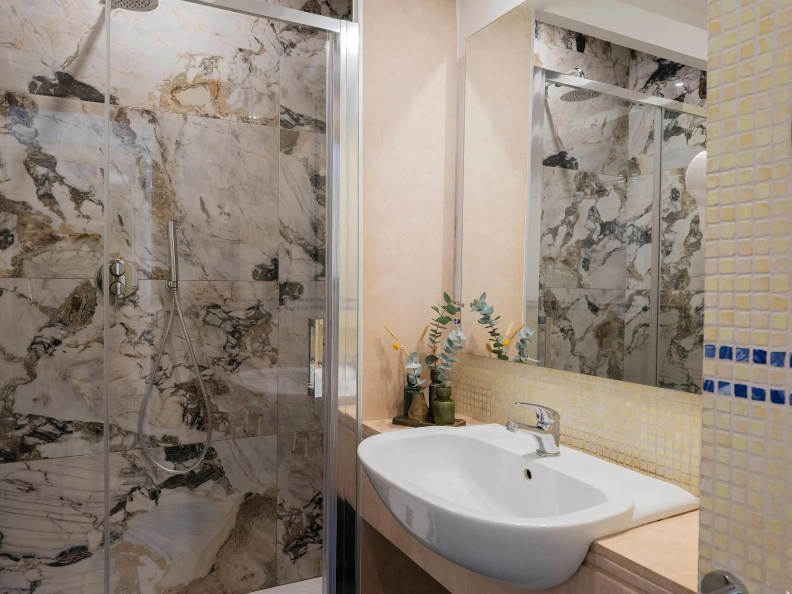 Bathroom in Grand Hotel Europa & Restaurant