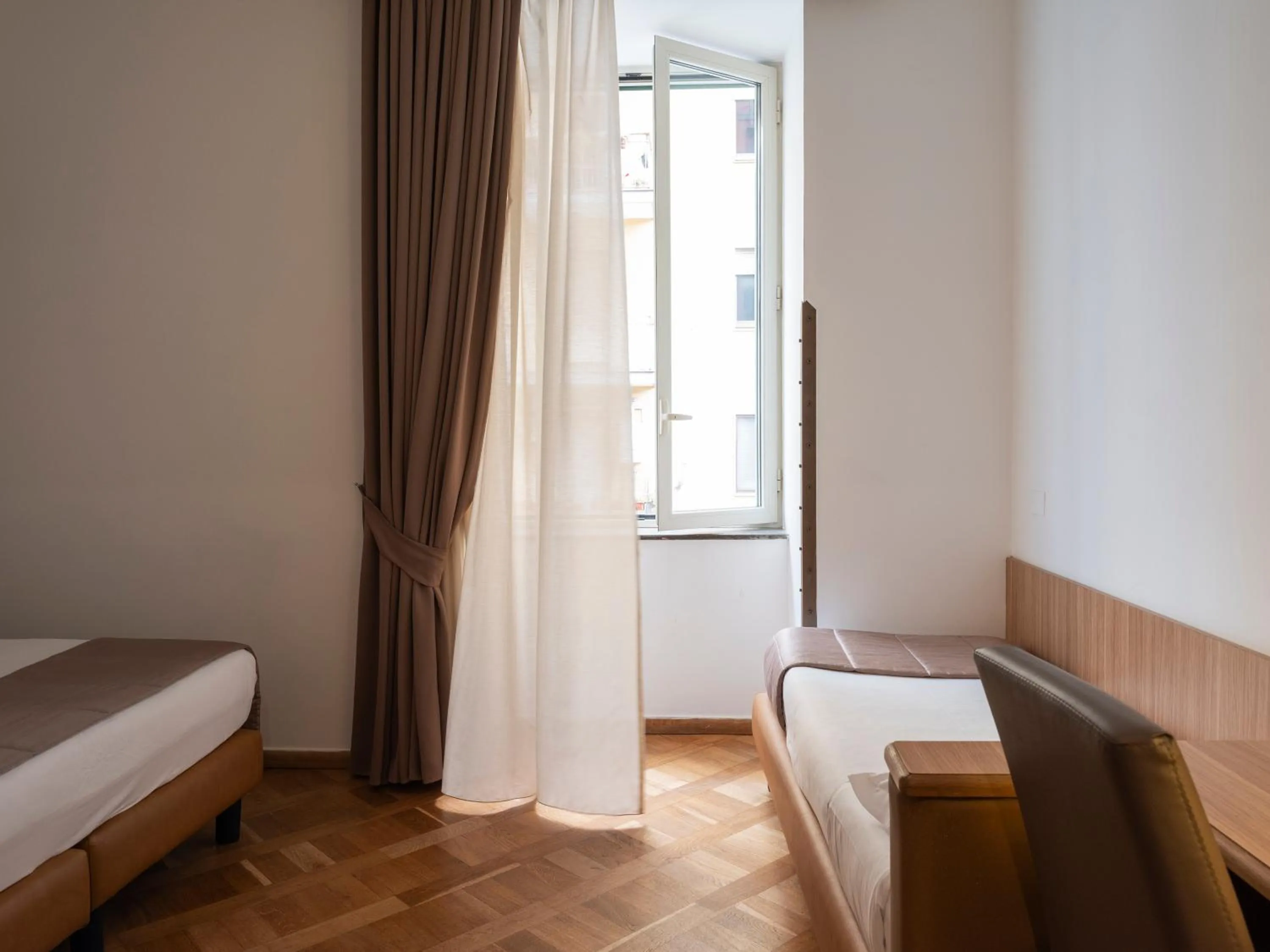 Bedroom, Bed in Grand Hotel Europa & Restaurant