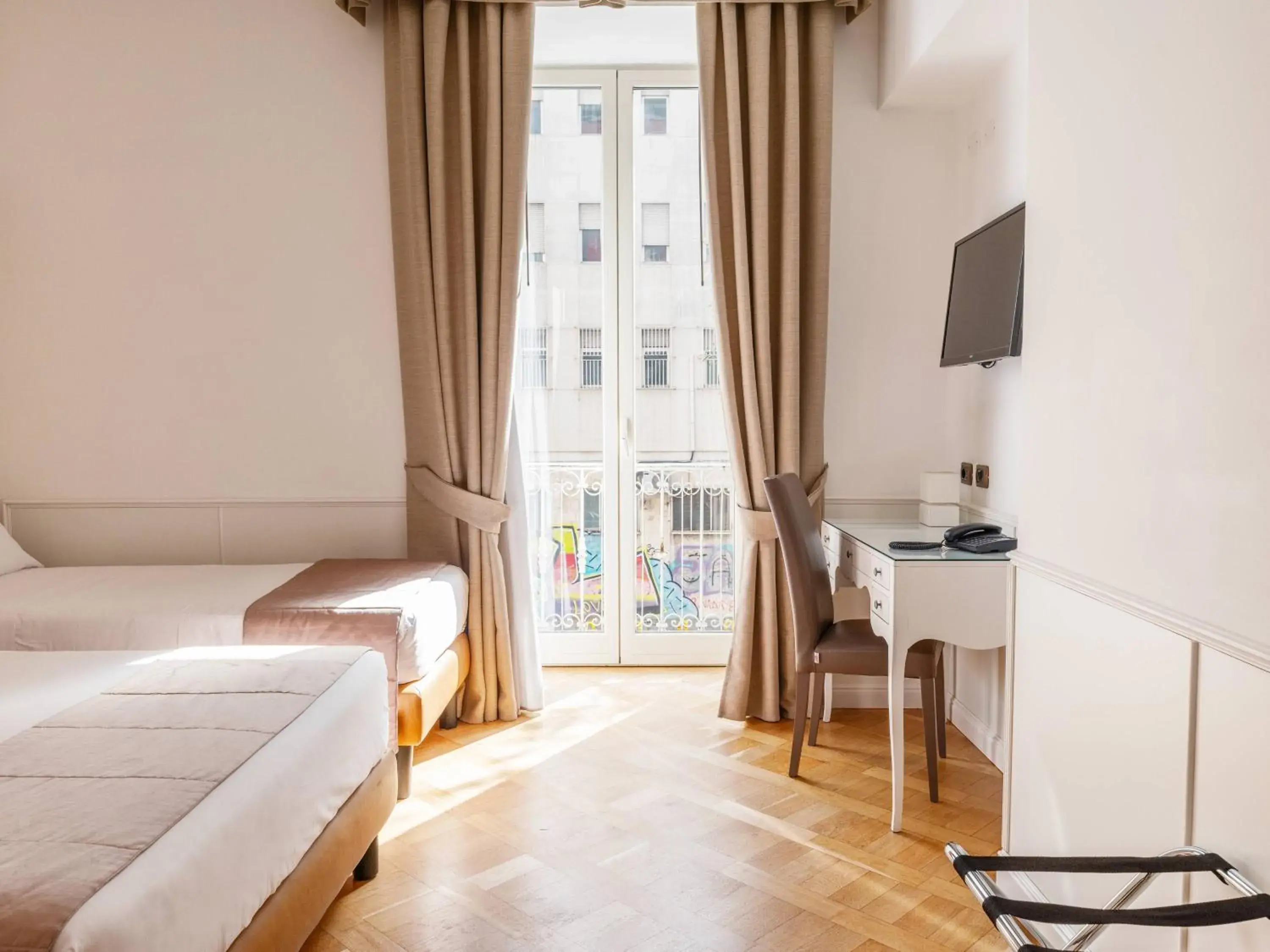 Triple Room in Grand Hotel Europa & Restaurant Triple Room in Grand Hotel Europa & Restaurant