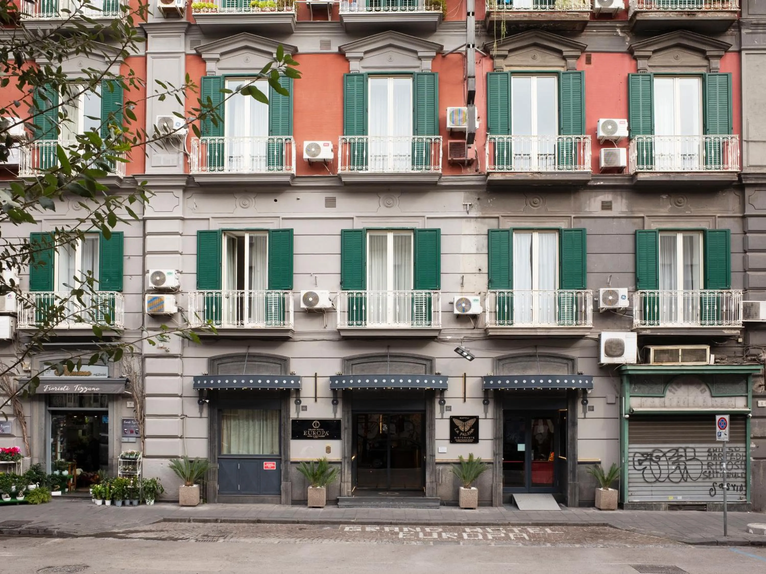Property building in Grand Hotel Europa & Restaurant