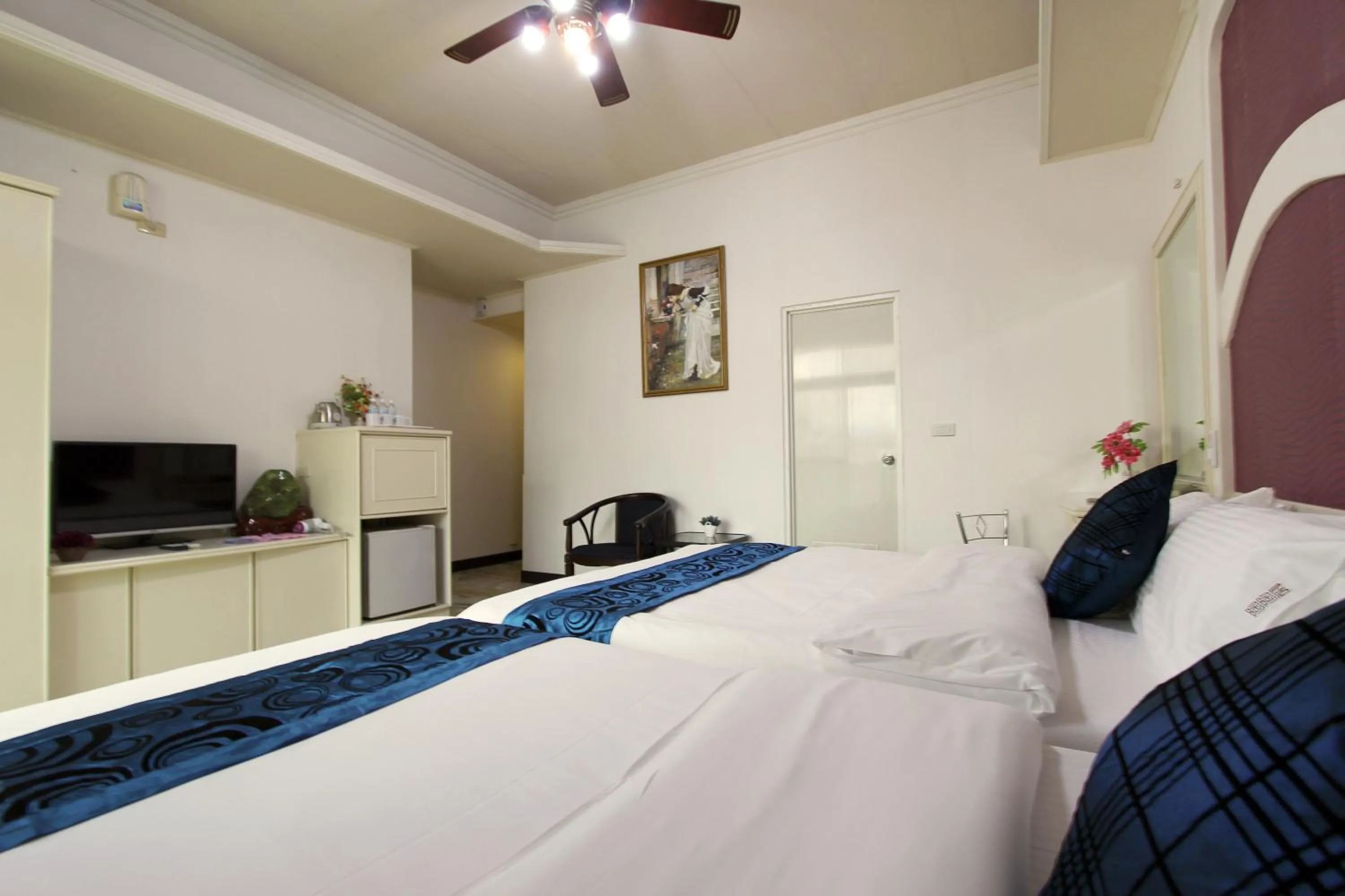 Bedroom, Bed in Tau Tau Chu Hotel