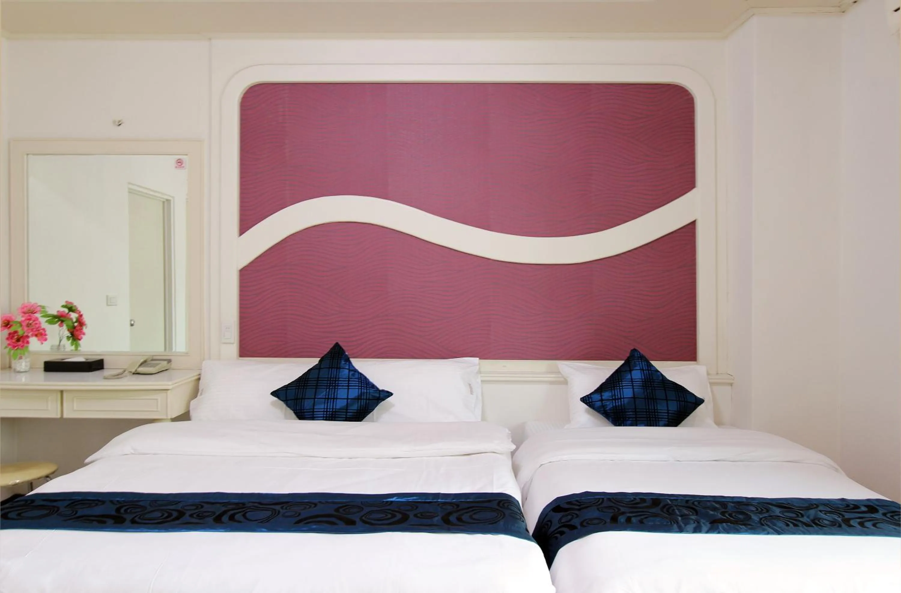 Bedroom, Bed in Tau Tau Chu Hotel