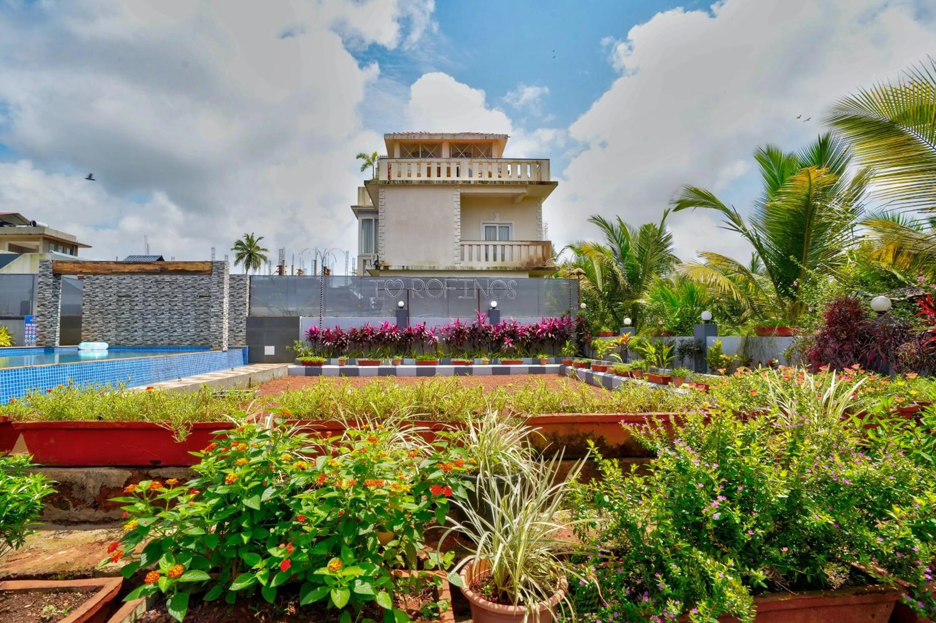 Garden view in Rofinos Cottages