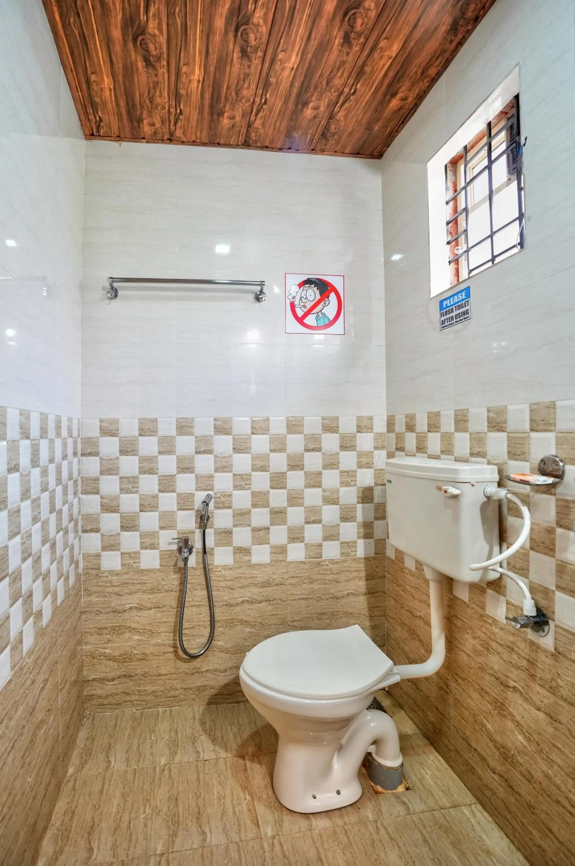 Bathroom in Rofinos Cottages
