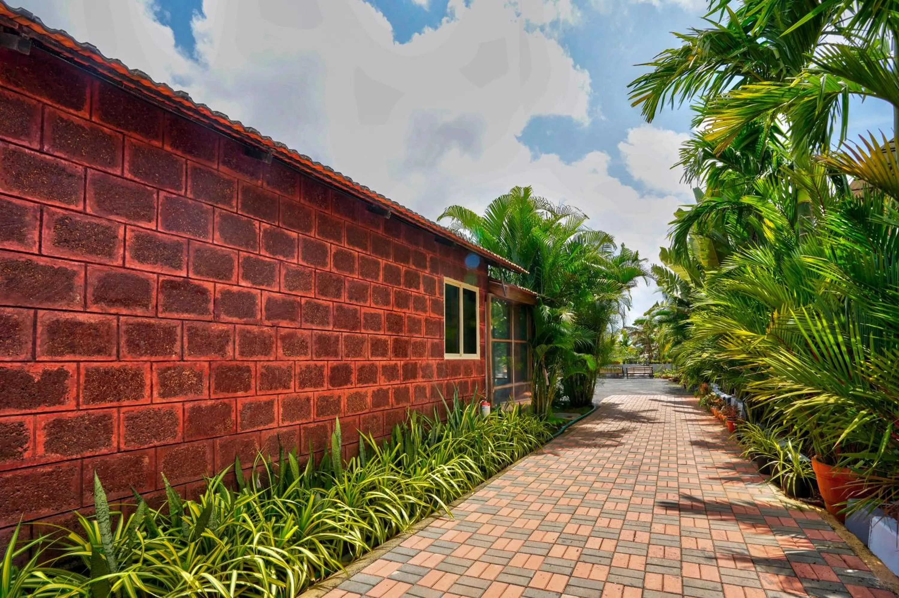 Facade/entrance in Rofinos Cottages